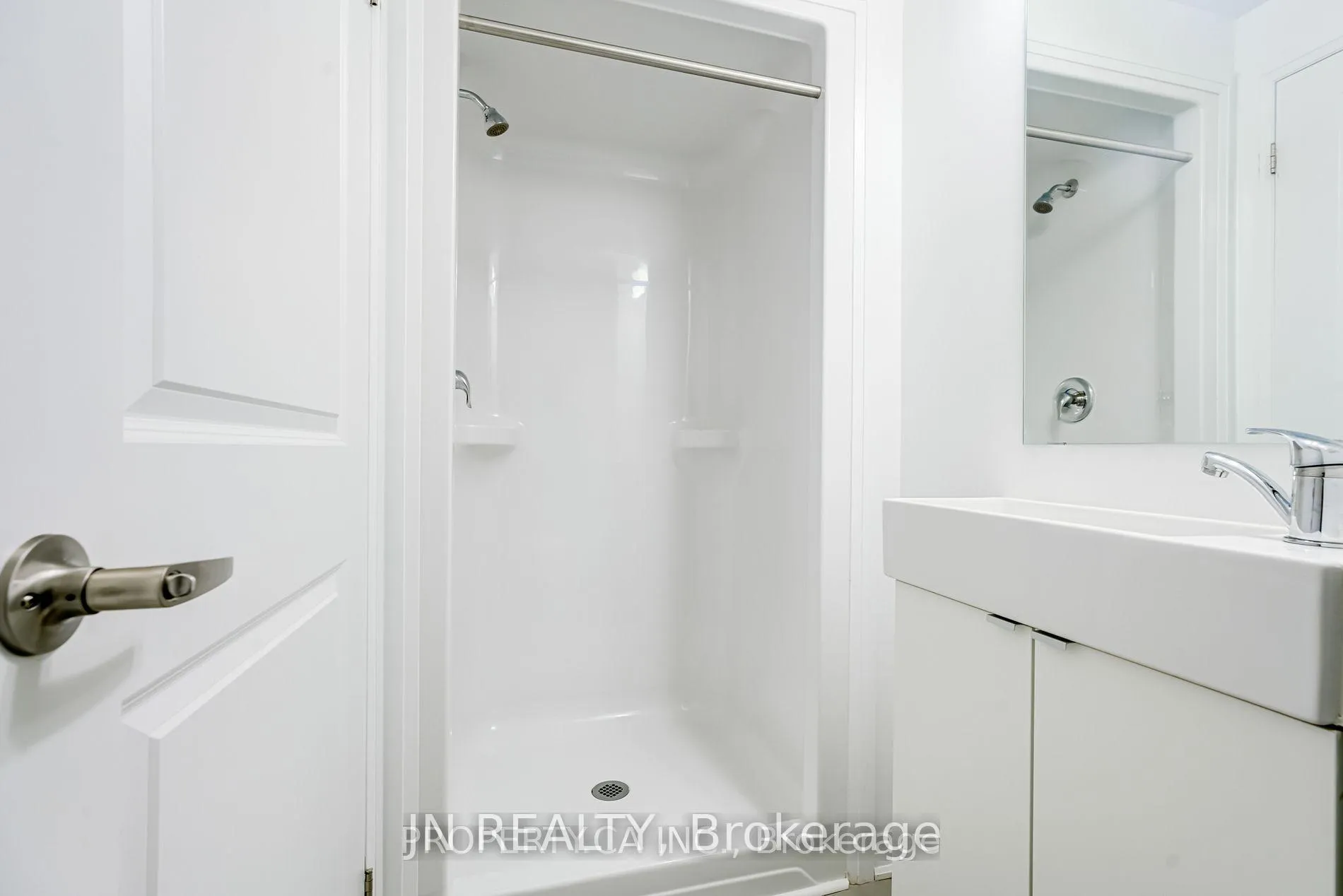Photo 3 of Unit 642, 1900 Simcoe St Street N, Oshawa, Samac — HOMEH