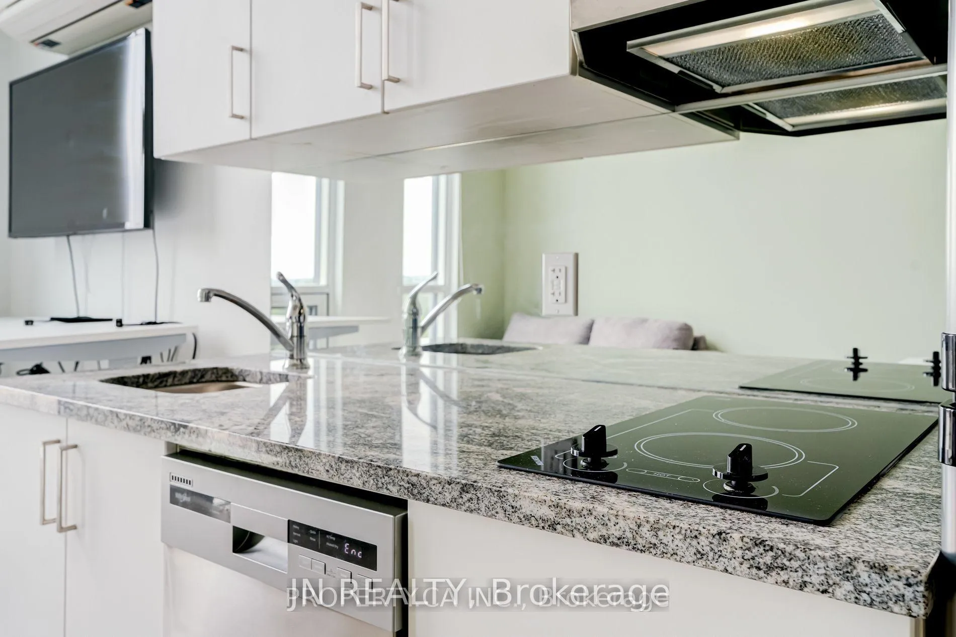 Photo 5 of Unit 642, 1900 Simcoe St Street N, Oshawa, Samac — HOMEH