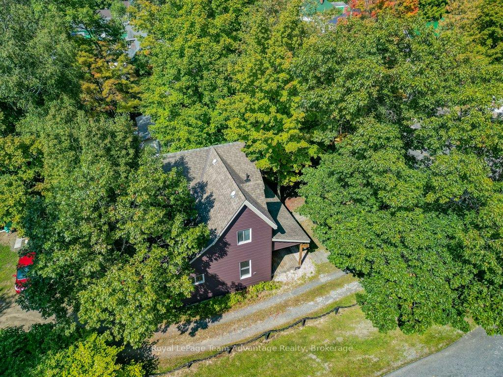 Photo 3 of 32 Waubeek Street, Parry Sound — HOMEH
