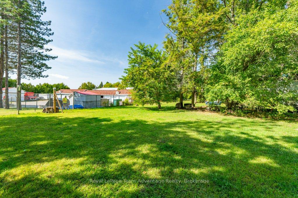 Photo 5 of 32 Waubeek Street, Parry Sound — HOMEH
