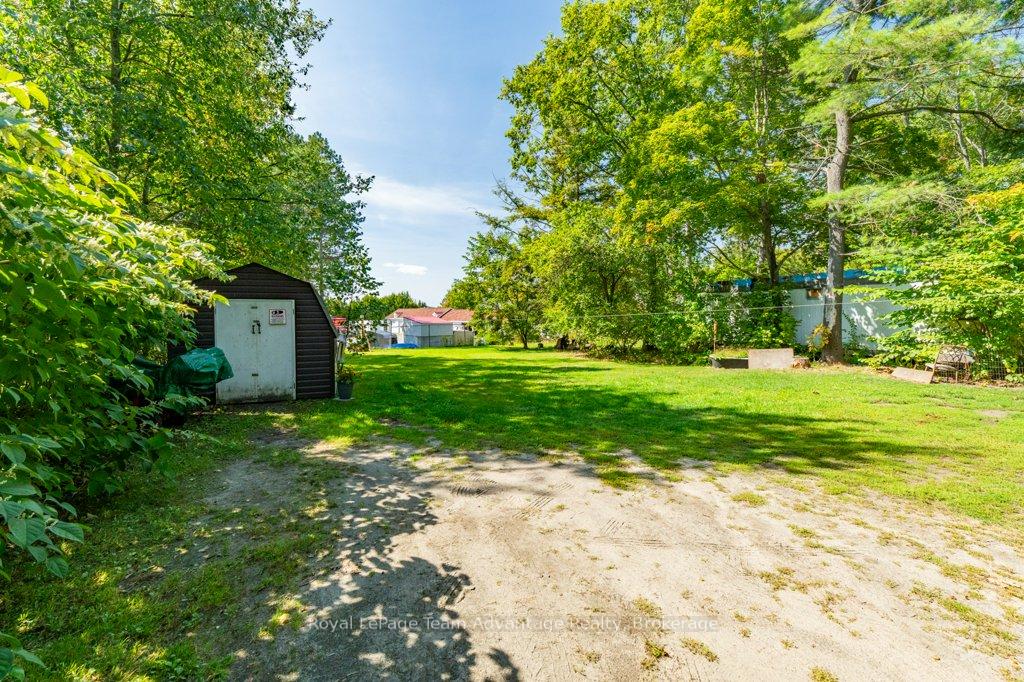 Photo 6 of 32 Waubeek Street, Parry Sound — HOMEH