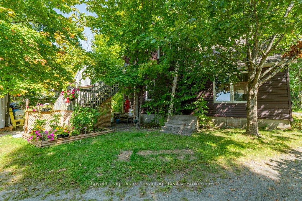 Photo 8 of 32 Waubeek Street, Parry Sound — HOMEH