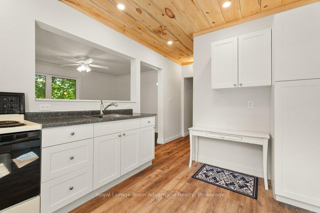 Photo 12 of 32 Waubeek Street, Parry Sound — HOMEH