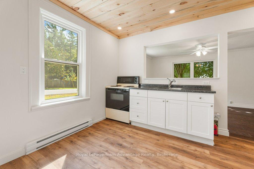 Photo 13 of 32 Waubeek Street, Parry Sound — HOMEH