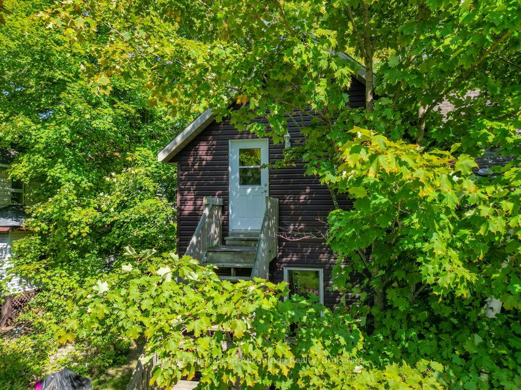 Photo 26 of 32 Waubeek Street, Parry Sound — HOMEH