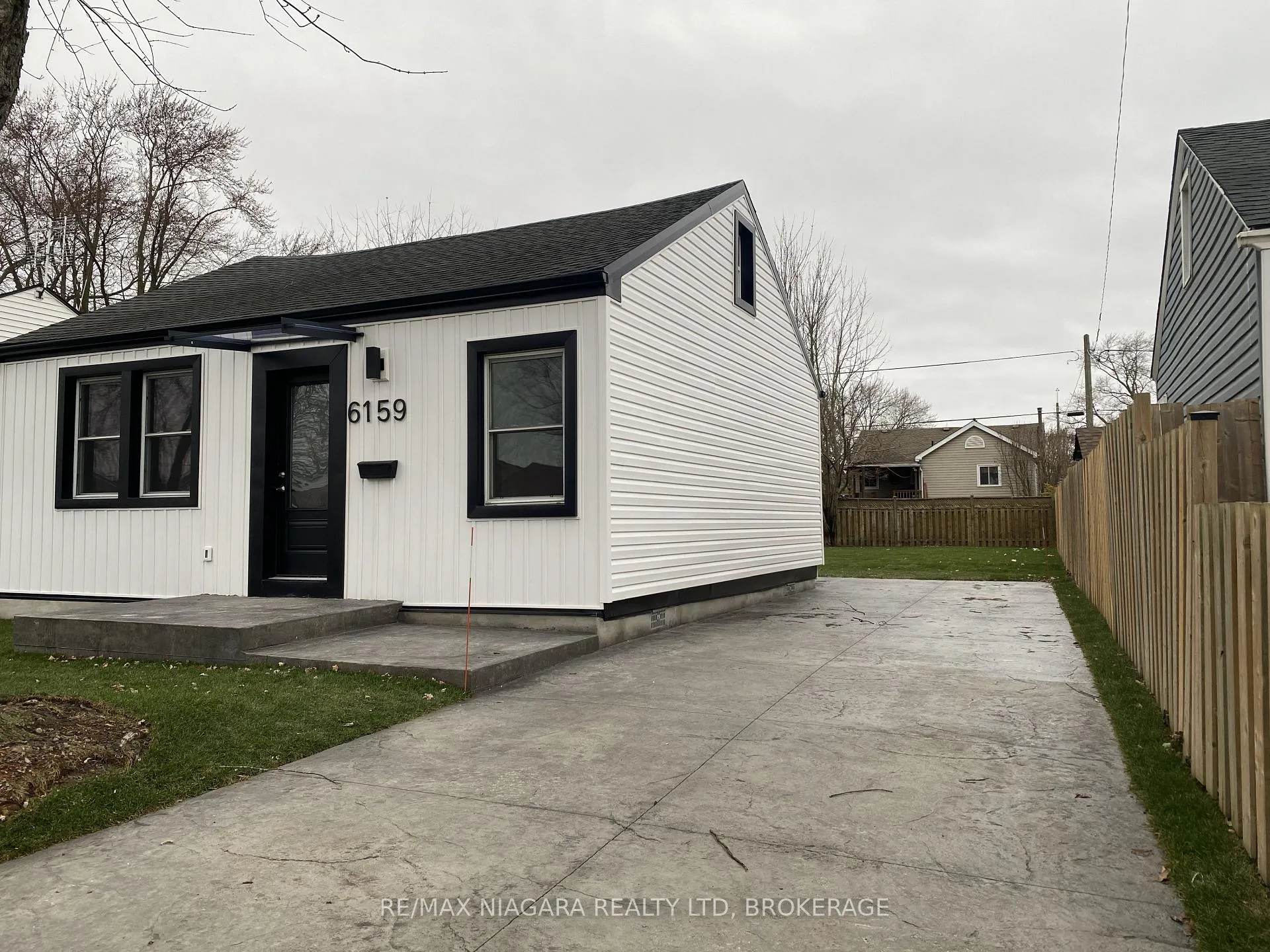 Photo 1 of 6159 Cadham Street, Niagara Falls, Arad/Fallsview — HOMEH