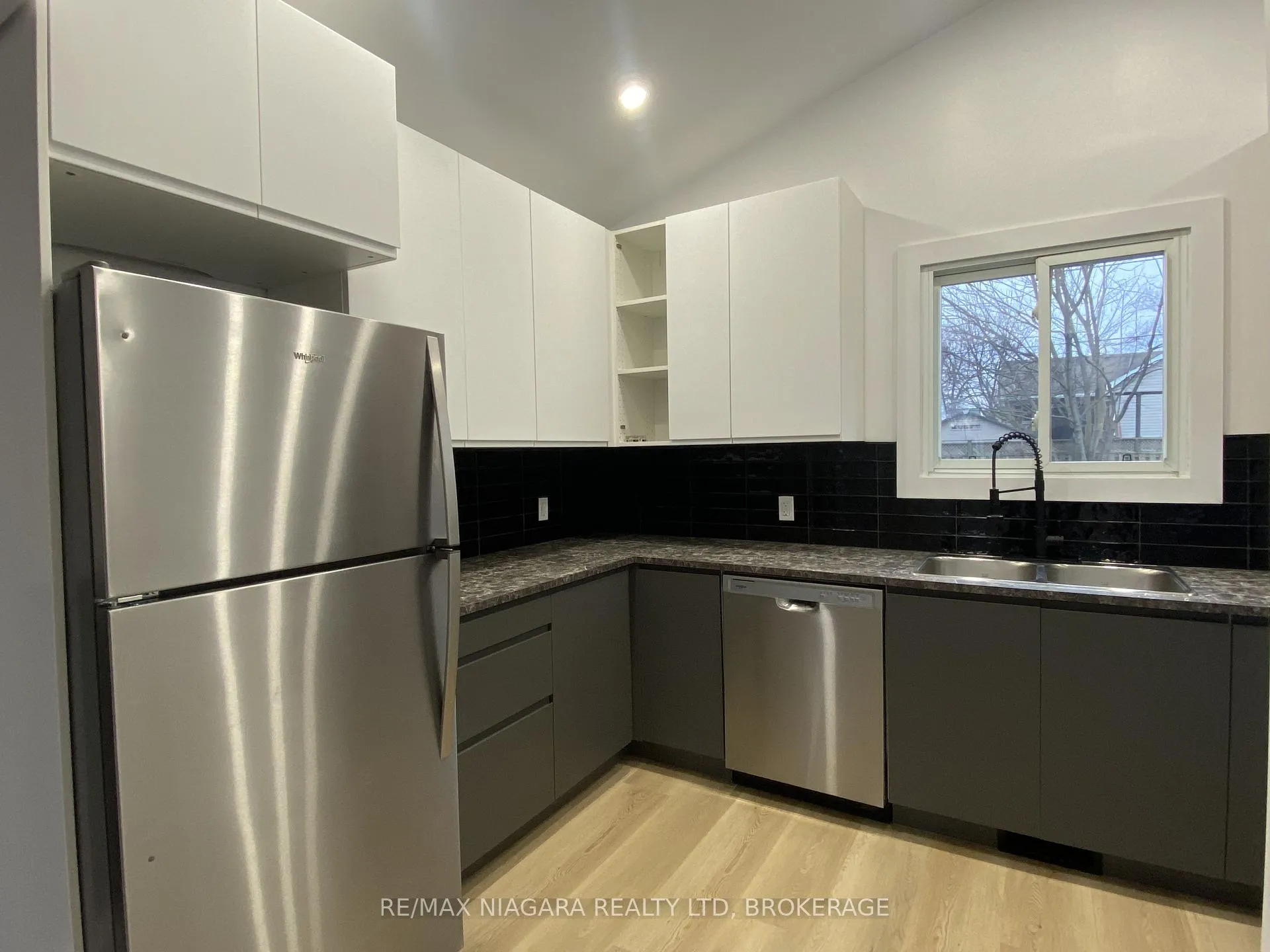 Photo 5 of 6159 Cadham Street, Niagara Falls, Arad/Fallsview — HOMEH