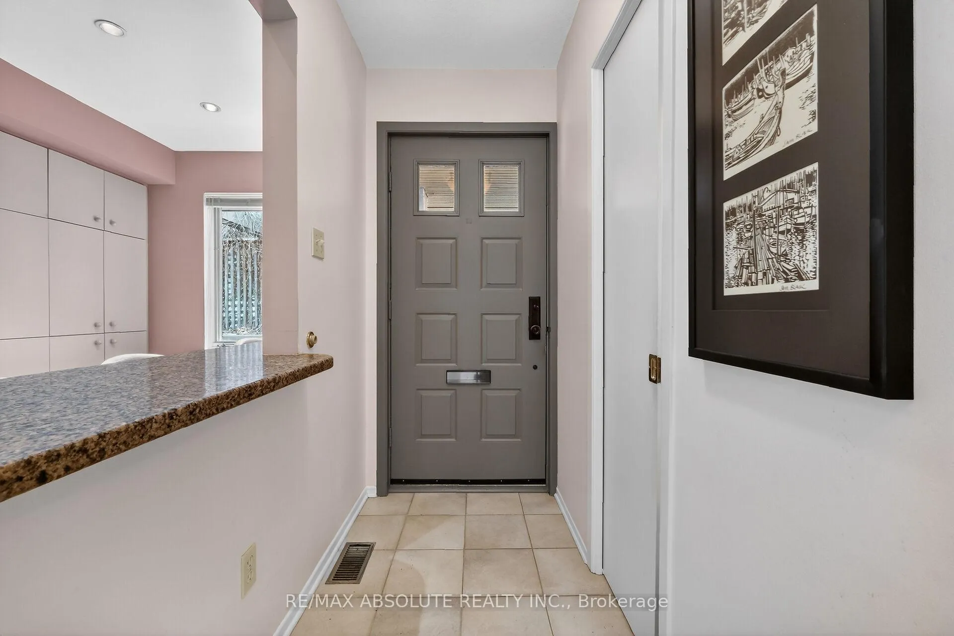 Photo 6 of Unit 2, 125 Springfield Road, Ottawa, Lindenlea — HOMEH
