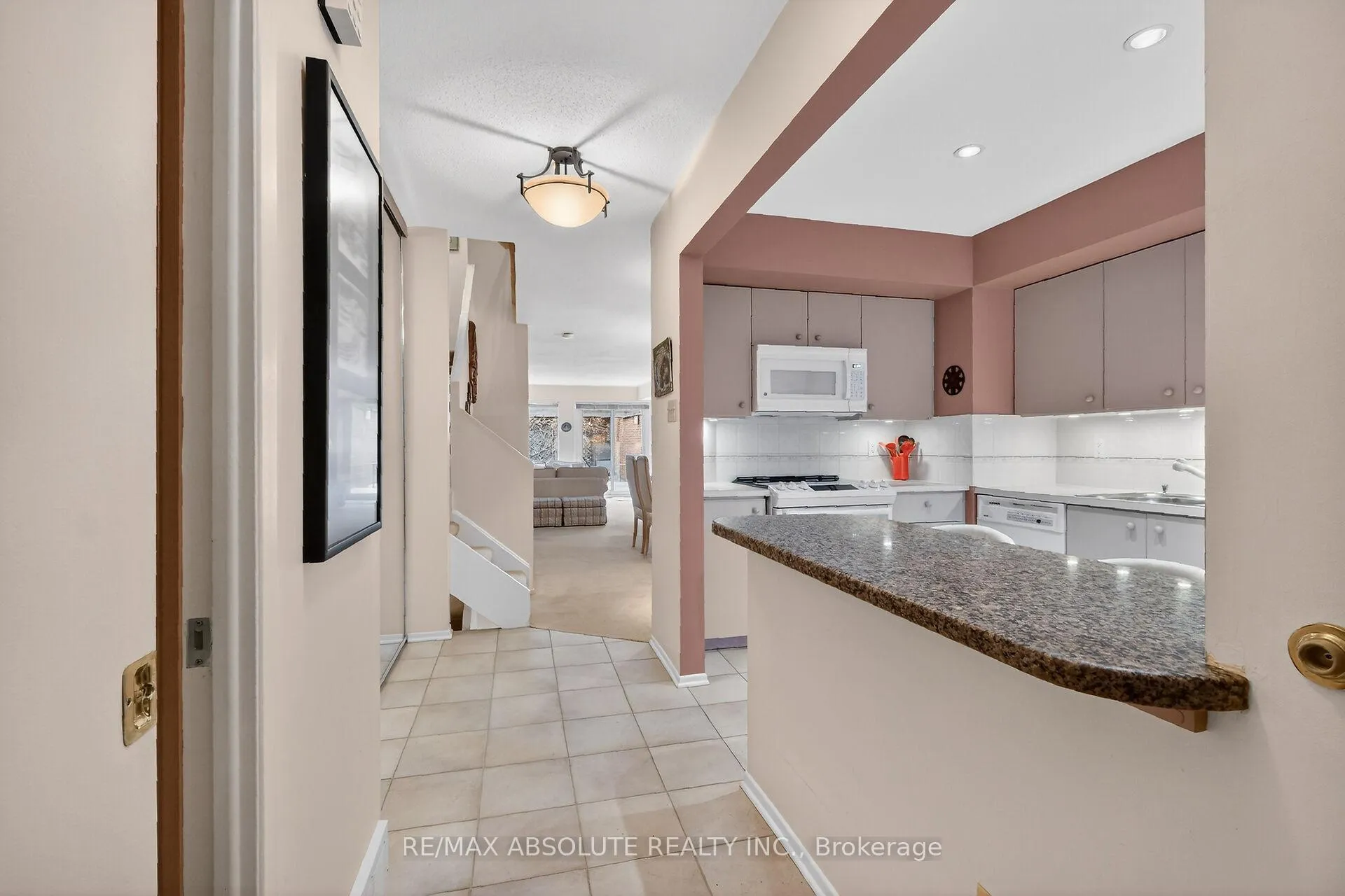 Photo 7 of Unit 2, 125 Springfield Road, Ottawa, Lindenlea — HOMEH