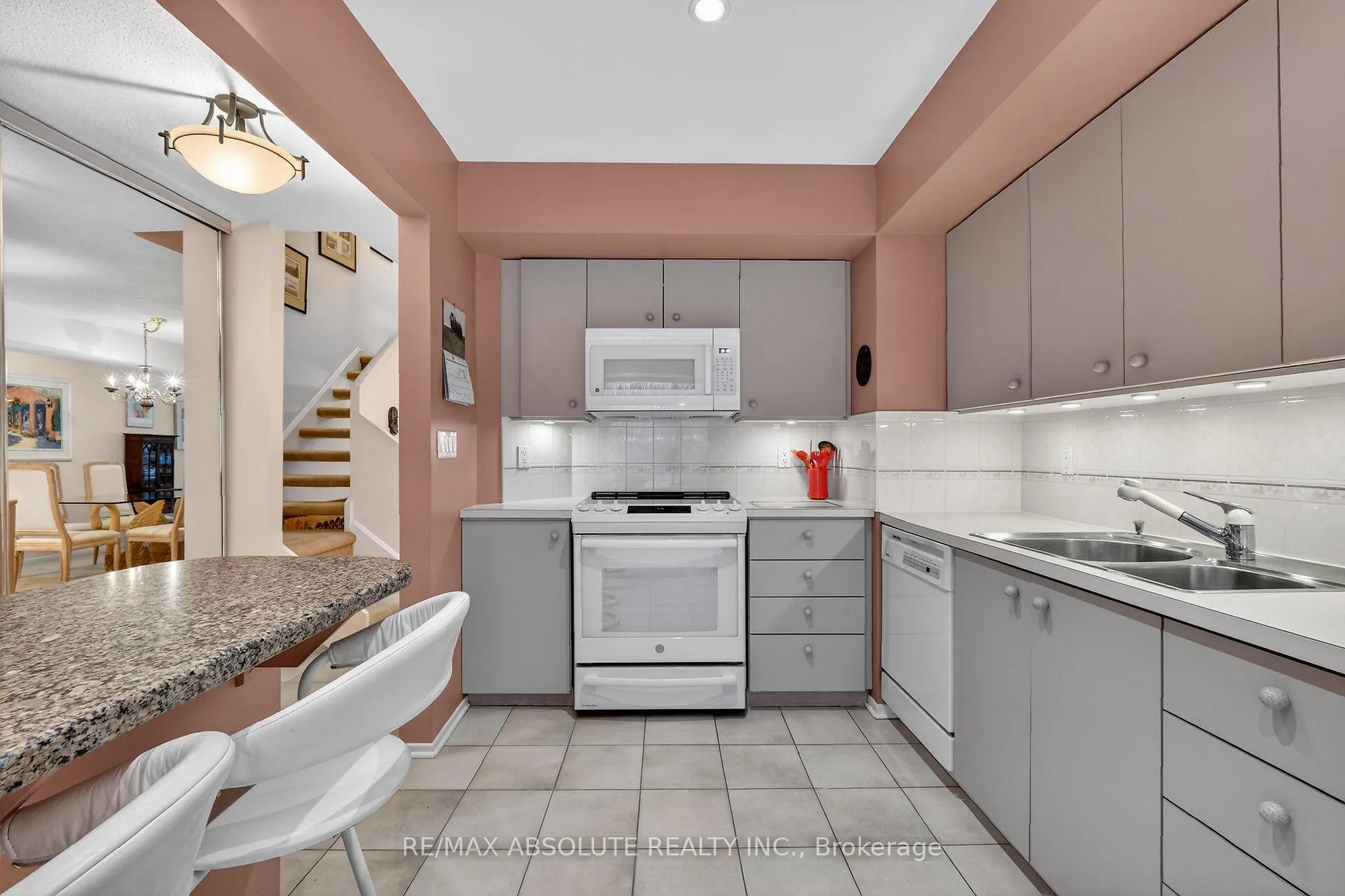 Photo 17 of Unit 2, 125 Springfield Road, Ottawa, Lindenlea — HOMEH