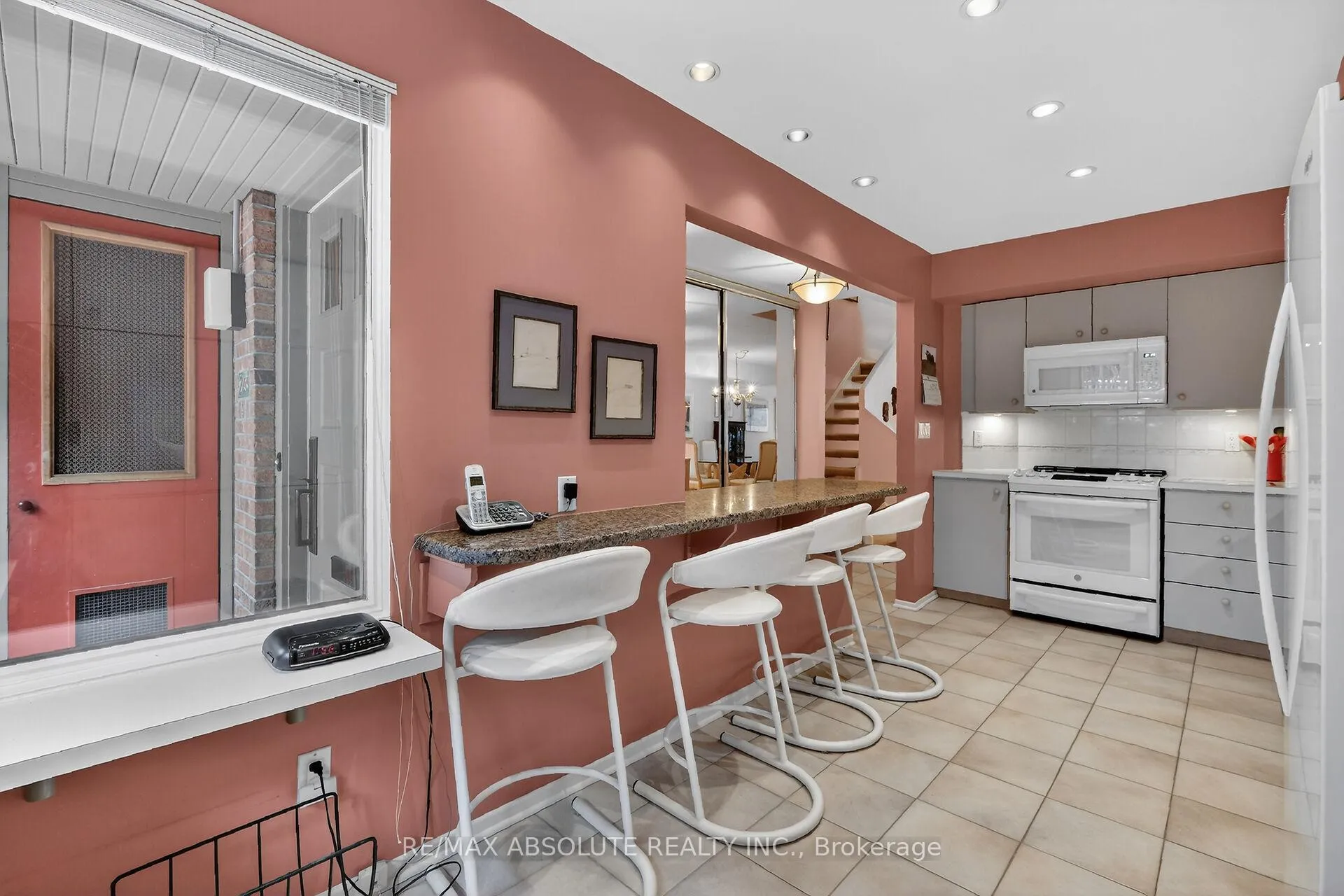Photo 19 of Unit 2, 125 Springfield Road, Ottawa, Lindenlea — HOMEH