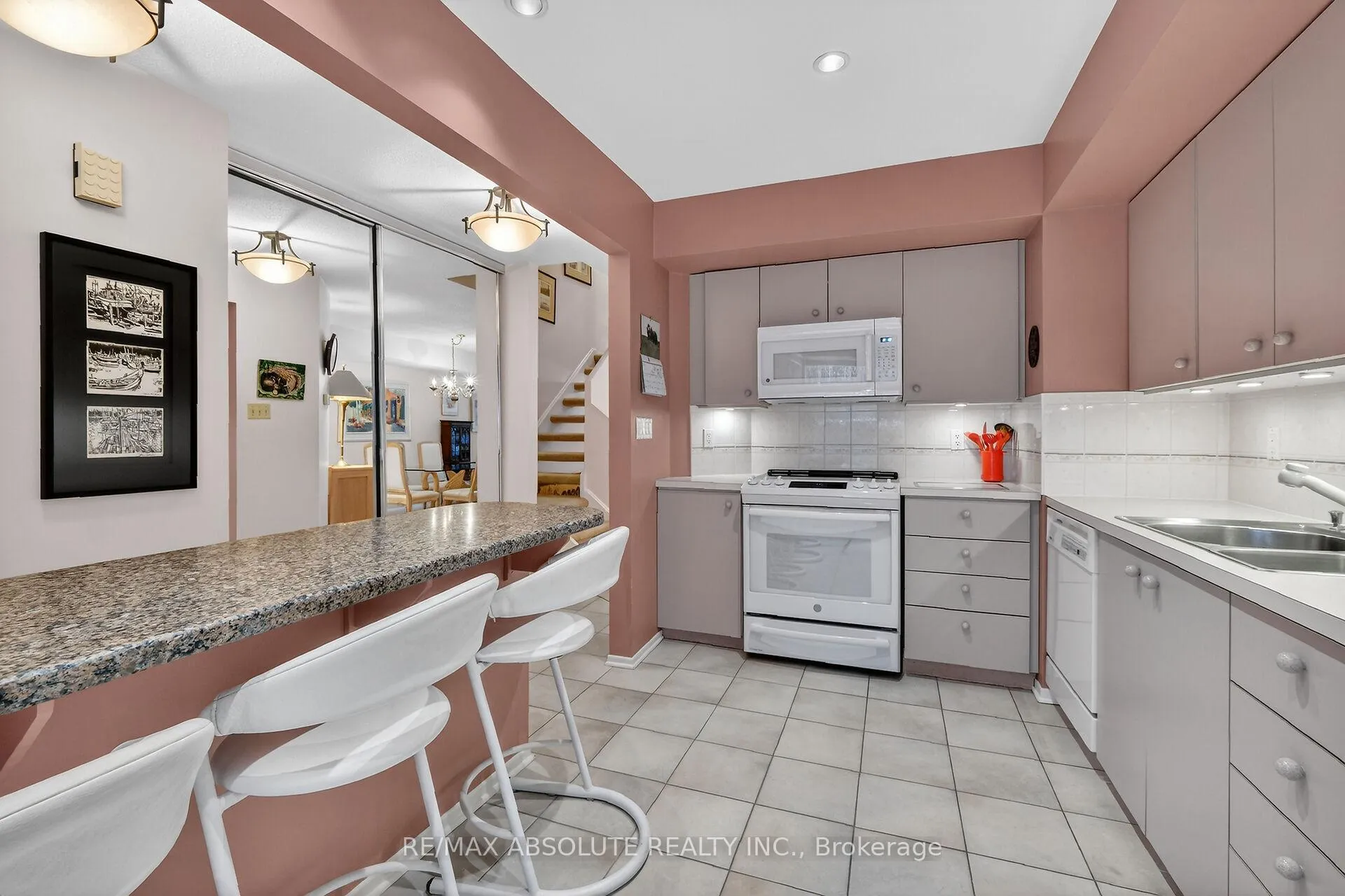 Photo 21 of Unit 2, 125 Springfield Road, Ottawa, Lindenlea — HOMEH