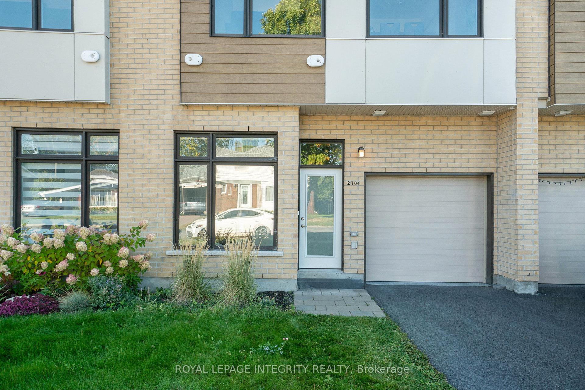 Photo 2 of 2704 Draper Avenue, Ottawa, Redwood Park — HOMEH