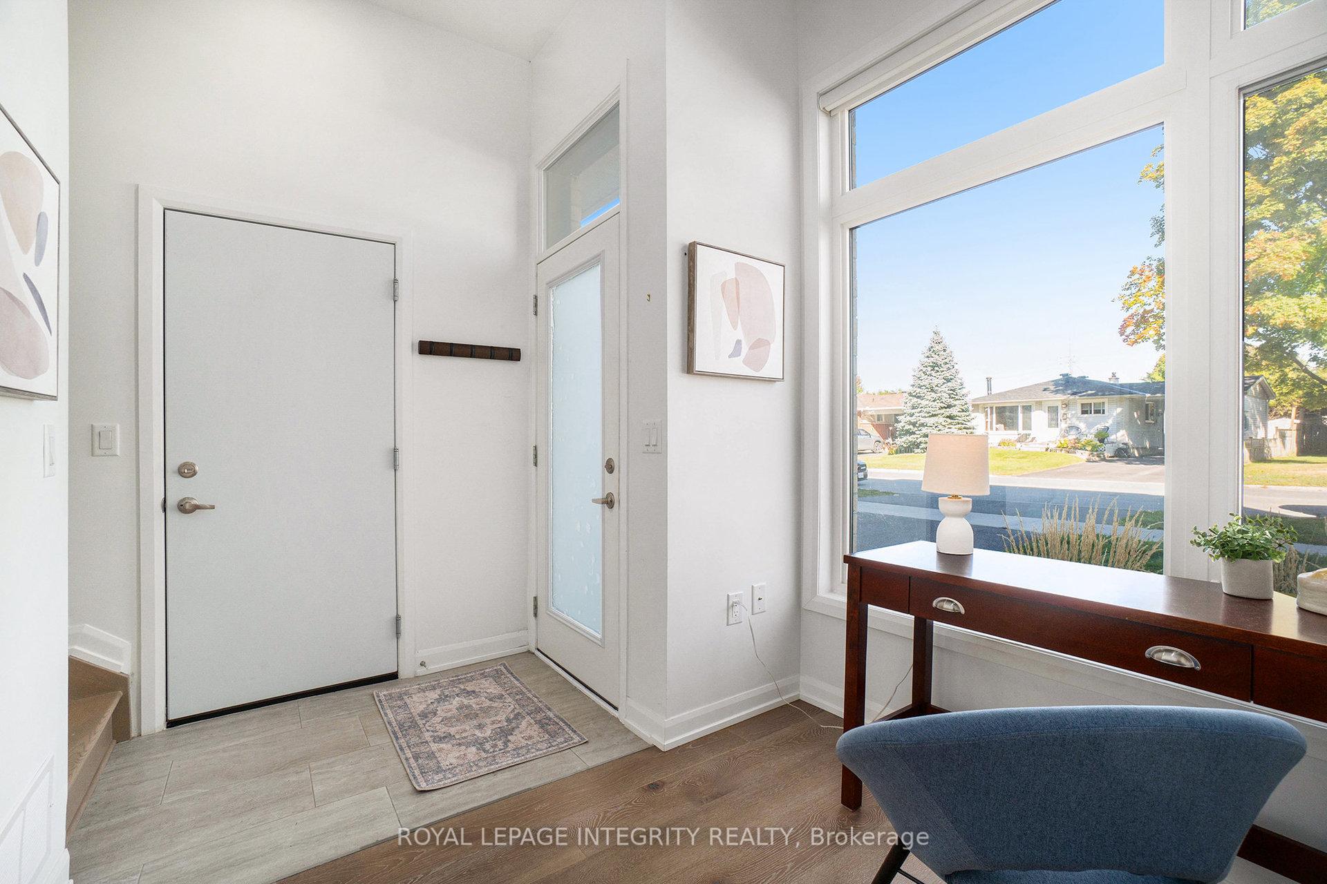 Photo 3 of 2704 Draper Avenue, Ottawa, Redwood Park — HOMEH