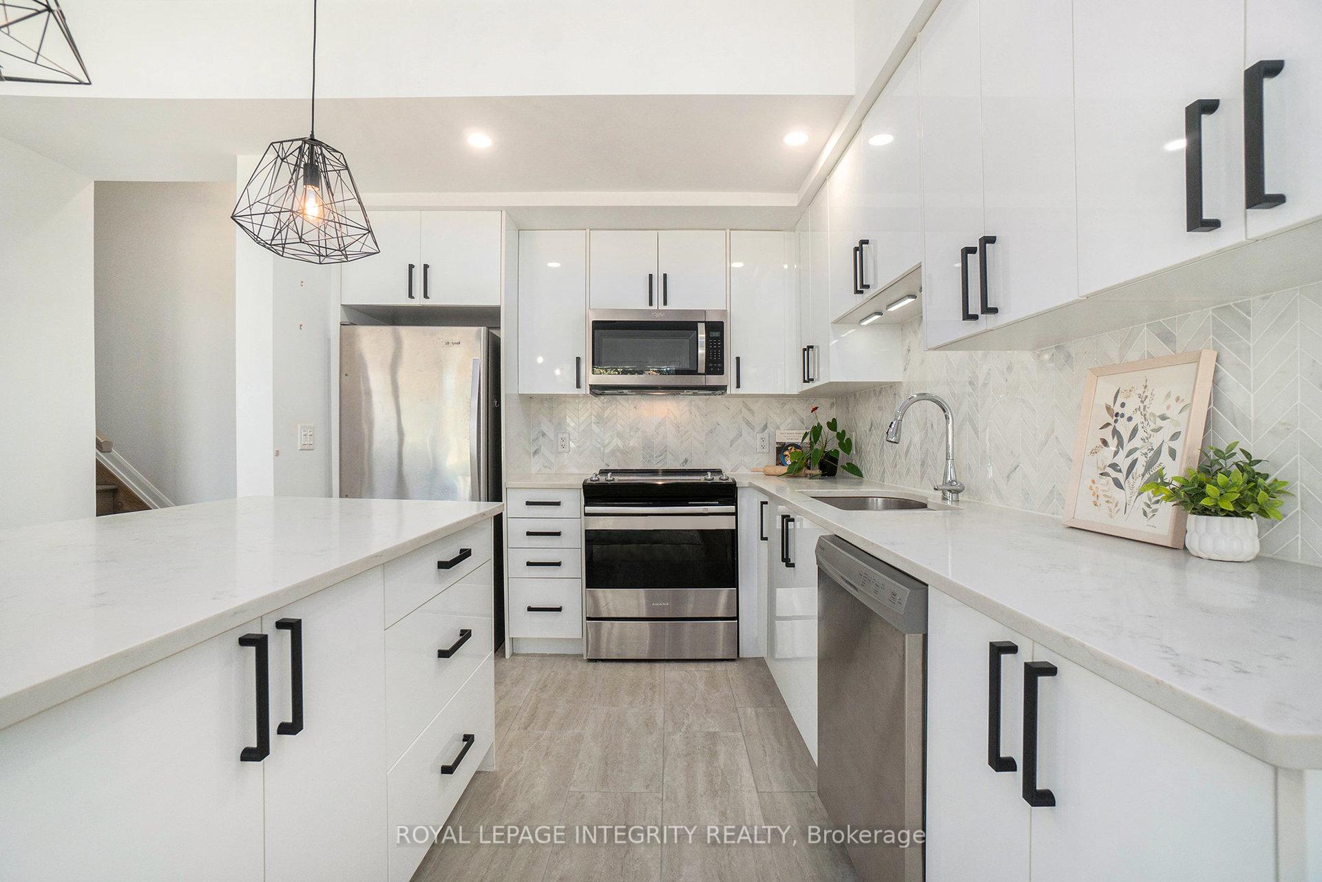 Photo 13 of 2704 Draper Avenue, Ottawa, Redwood Park — HOMEH