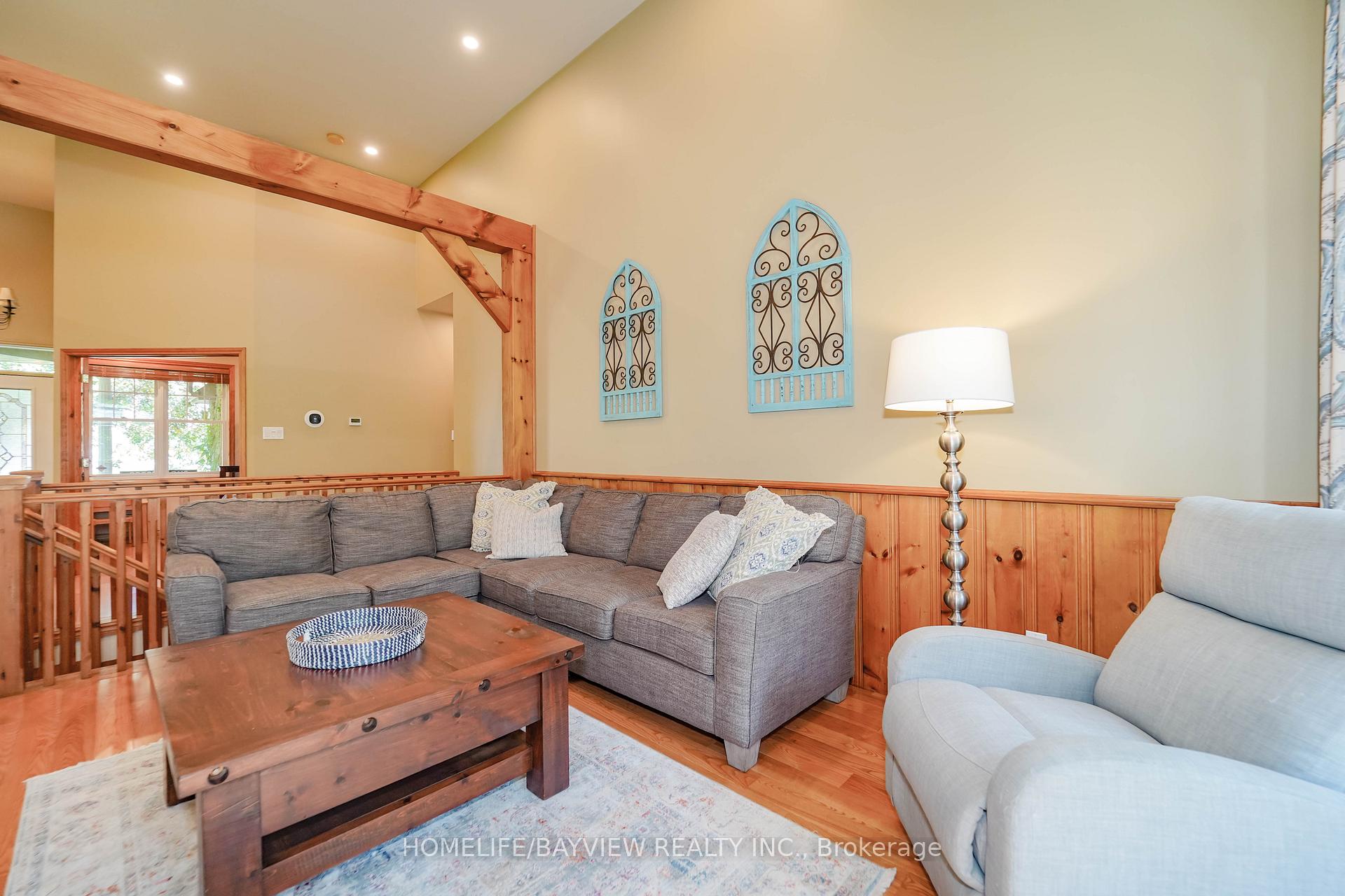 Photo 5 of 29 Alpine Way, Oro-Medonte, Horseshoe Valley — HOMEH