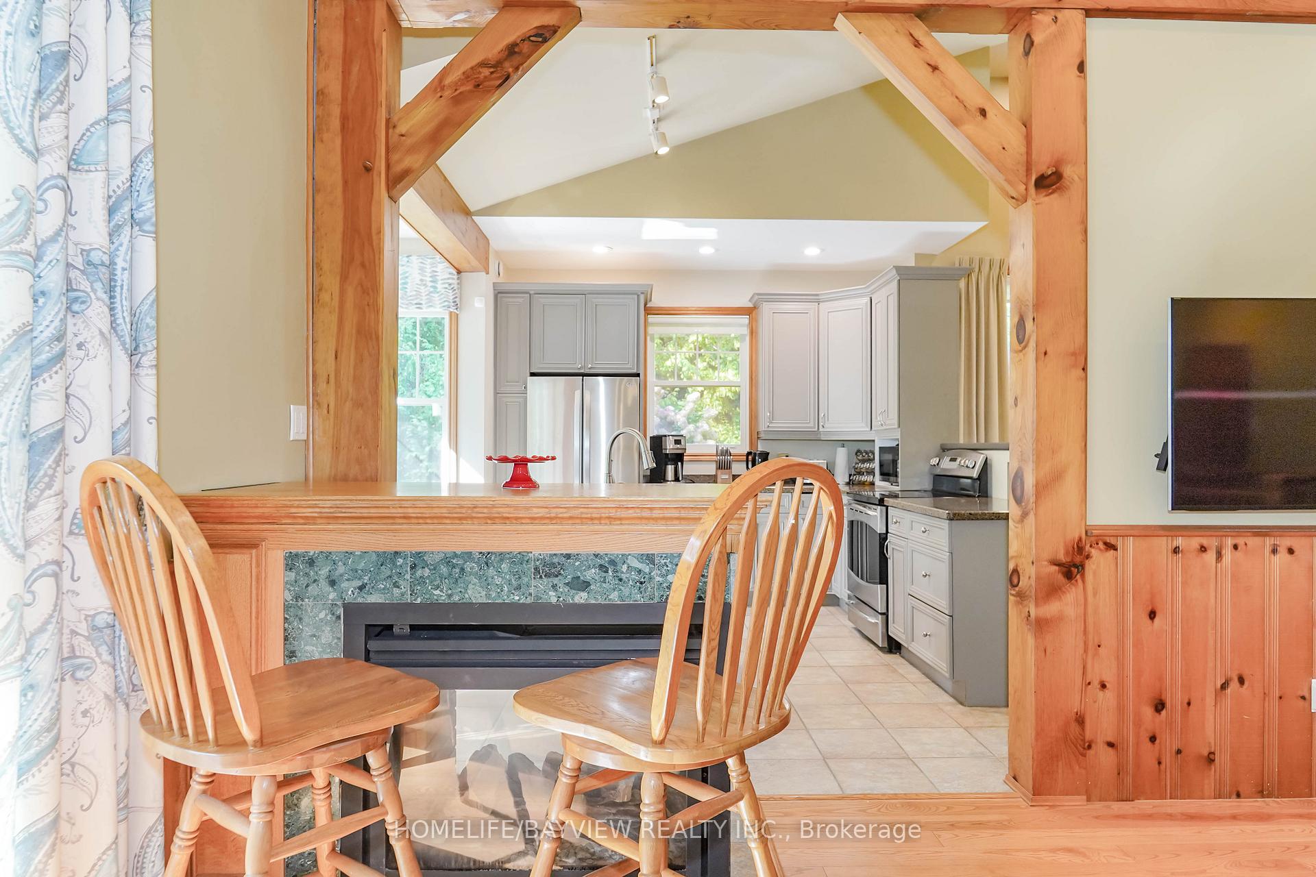 Photo 6 of 29 Alpine Way, Oro-Medonte, Horseshoe Valley — HOMEH