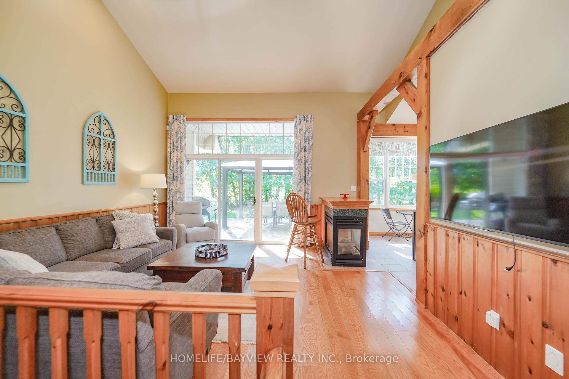 Photo 8 of 29 Alpine Way, Oro-Medonte, Horseshoe Valley — HOMEH