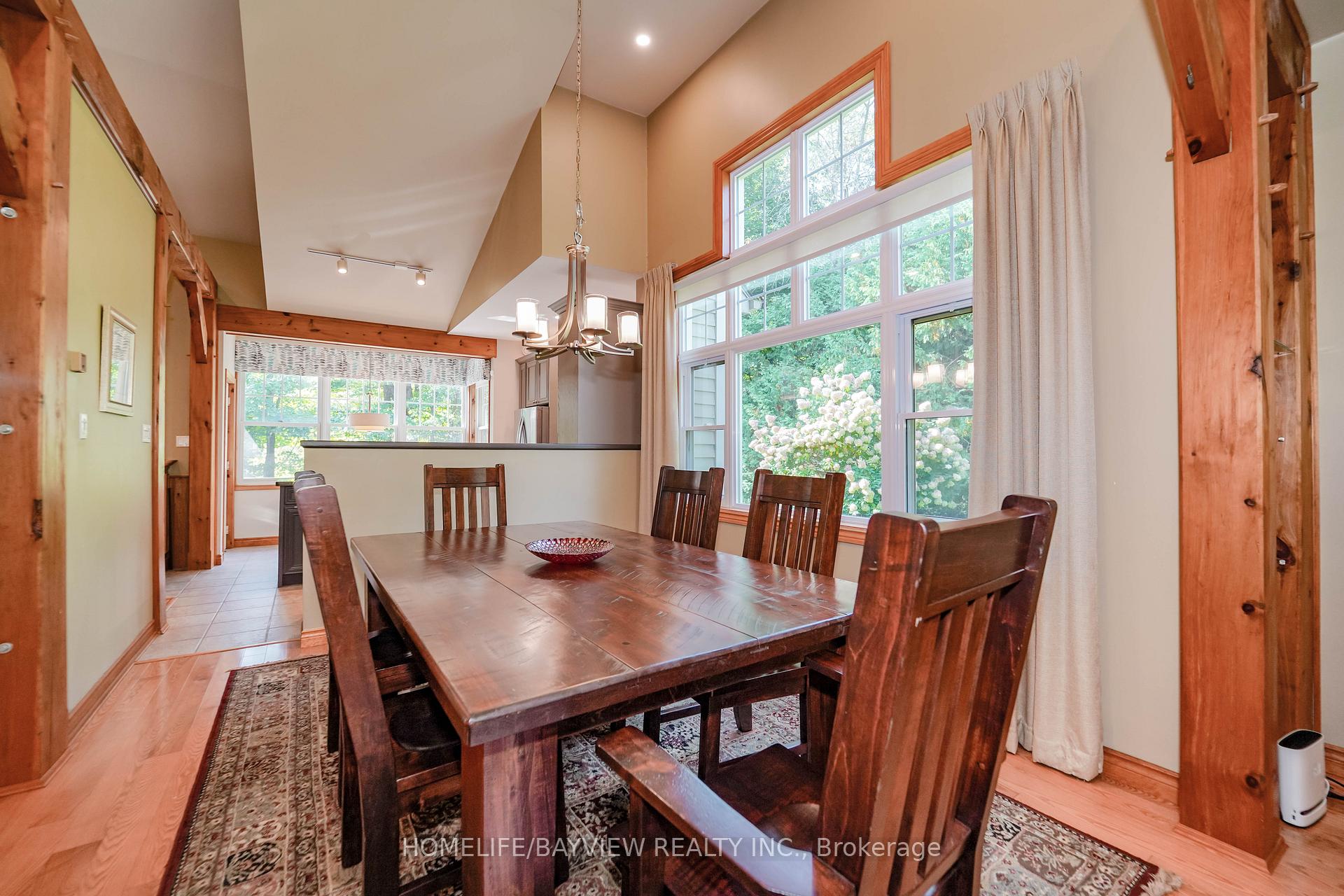 Photo 13 of 29 Alpine Way, Oro-Medonte, Horseshoe Valley — HOMEH