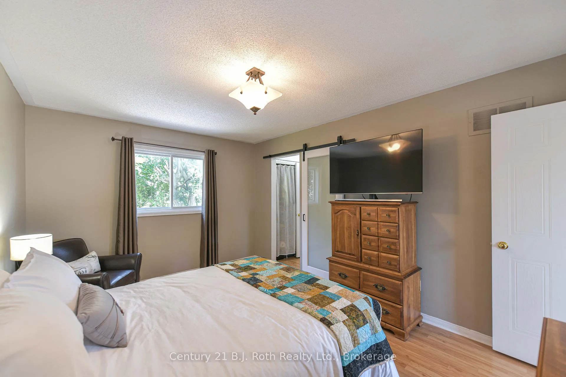 Photo 31 of 34 Brandon Crescent, Orillia — HOMEH