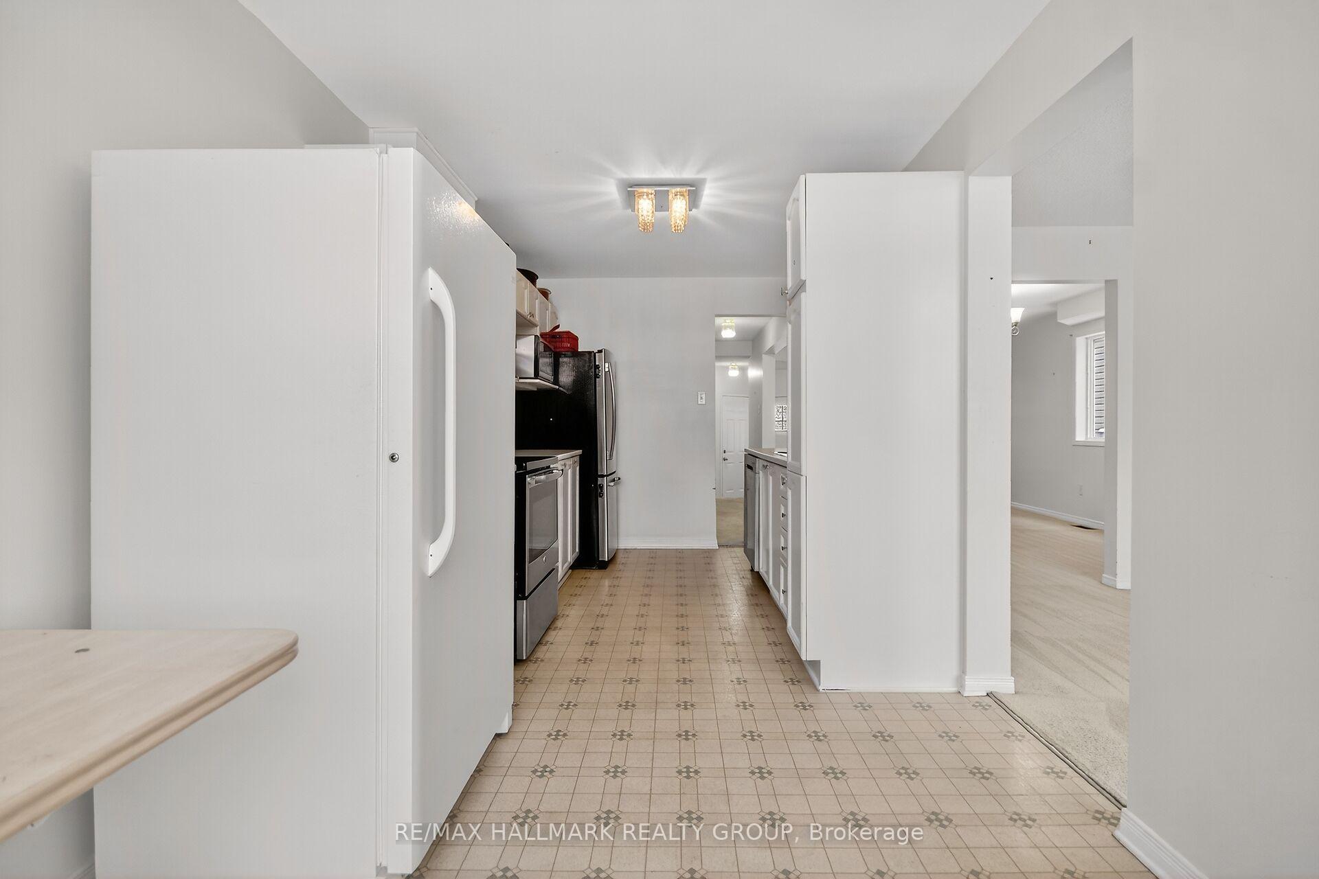 Photo 12 of 1505 Demeter Street, Ottawa, Fallingbrook/Gardenway South — HOMEH