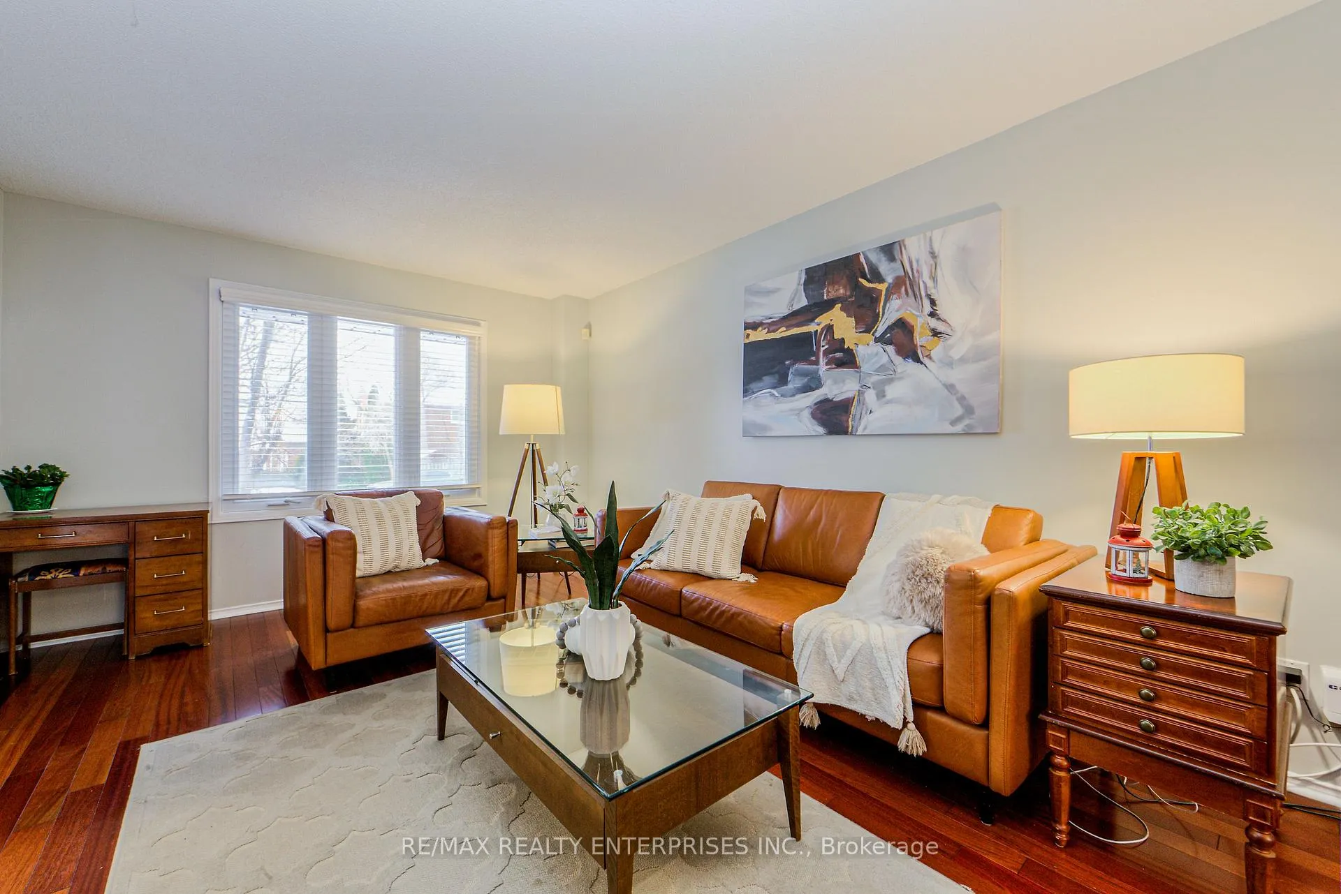 Photo 5 of 1387 Chedboro Crescent, Oakville, Clearview — HOMEH