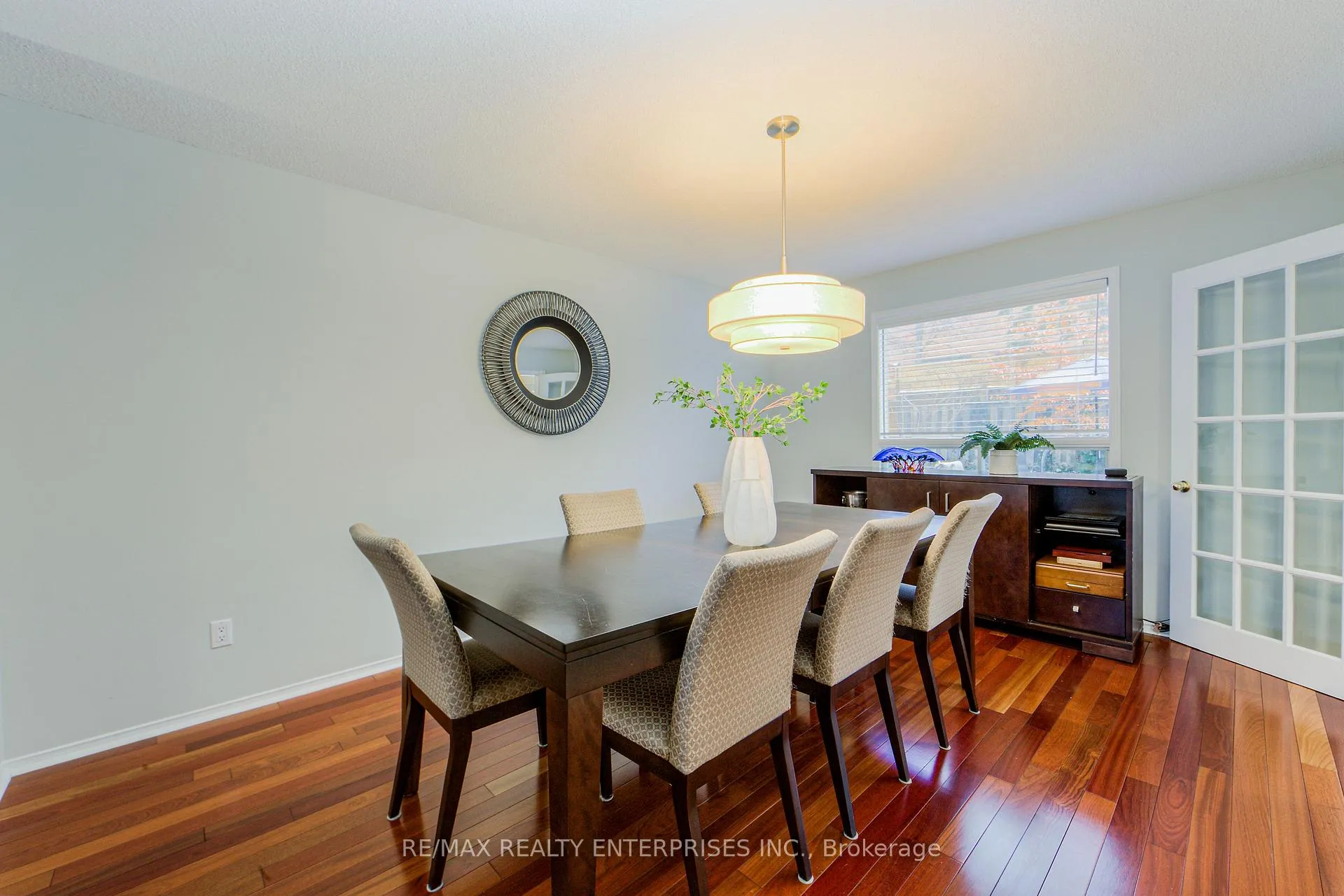 Photo 6 of 1387 Chedboro Crescent, Oakville, Clearview — HOMEH