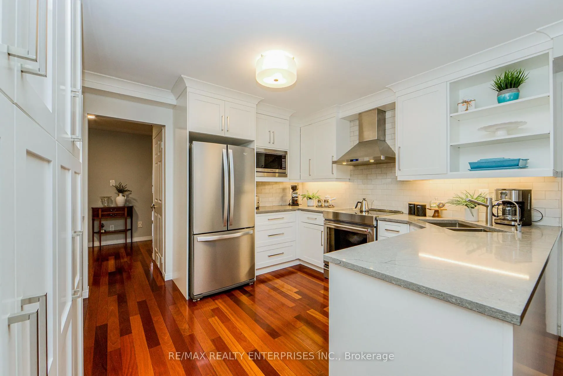 Photo 12 of 1387 Chedboro Crescent, Oakville, Clearview — HOMEH