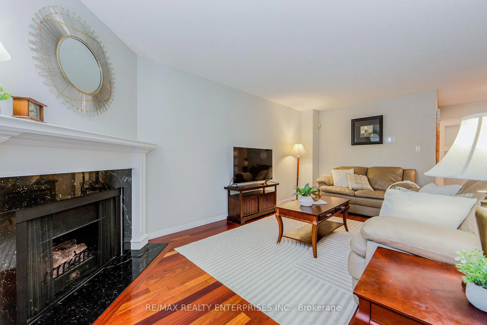 Photo 14 of 1387 Chedboro Crescent, Oakville, Clearview — HOMEH