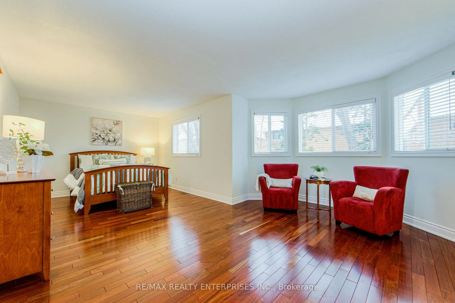 Photo 19 of 1387 Chedboro Crescent, Oakville, Clearview — HOMEH
