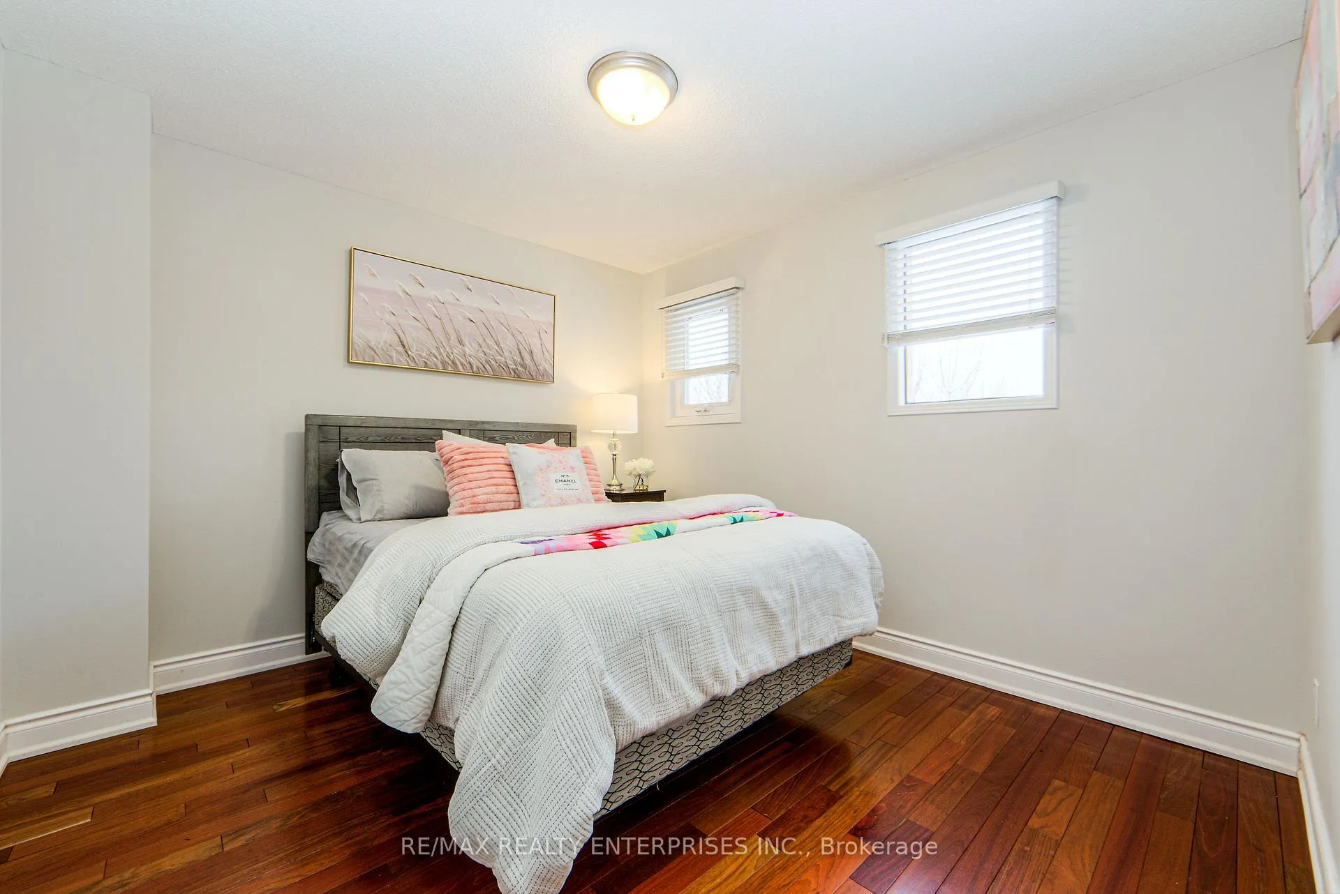 Photo 22 of 1387 Chedboro Crescent, Oakville, Clearview — HOMEH