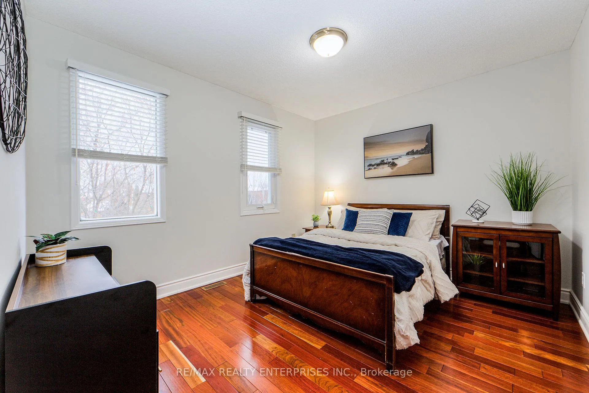 Photo 24 of 1387 Chedboro Crescent, Oakville, Clearview — HOMEH