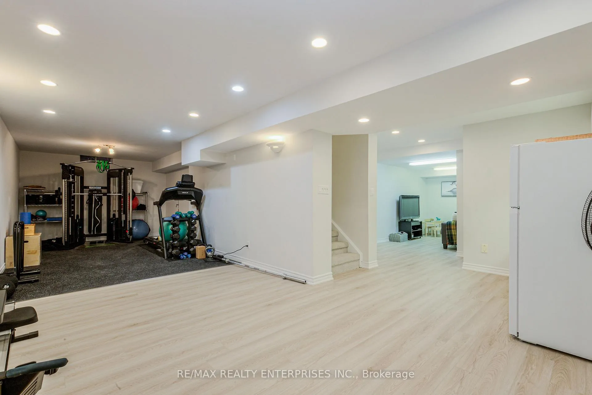 Photo 26 of 1387 Chedboro Crescent, Oakville, Clearview — HOMEH