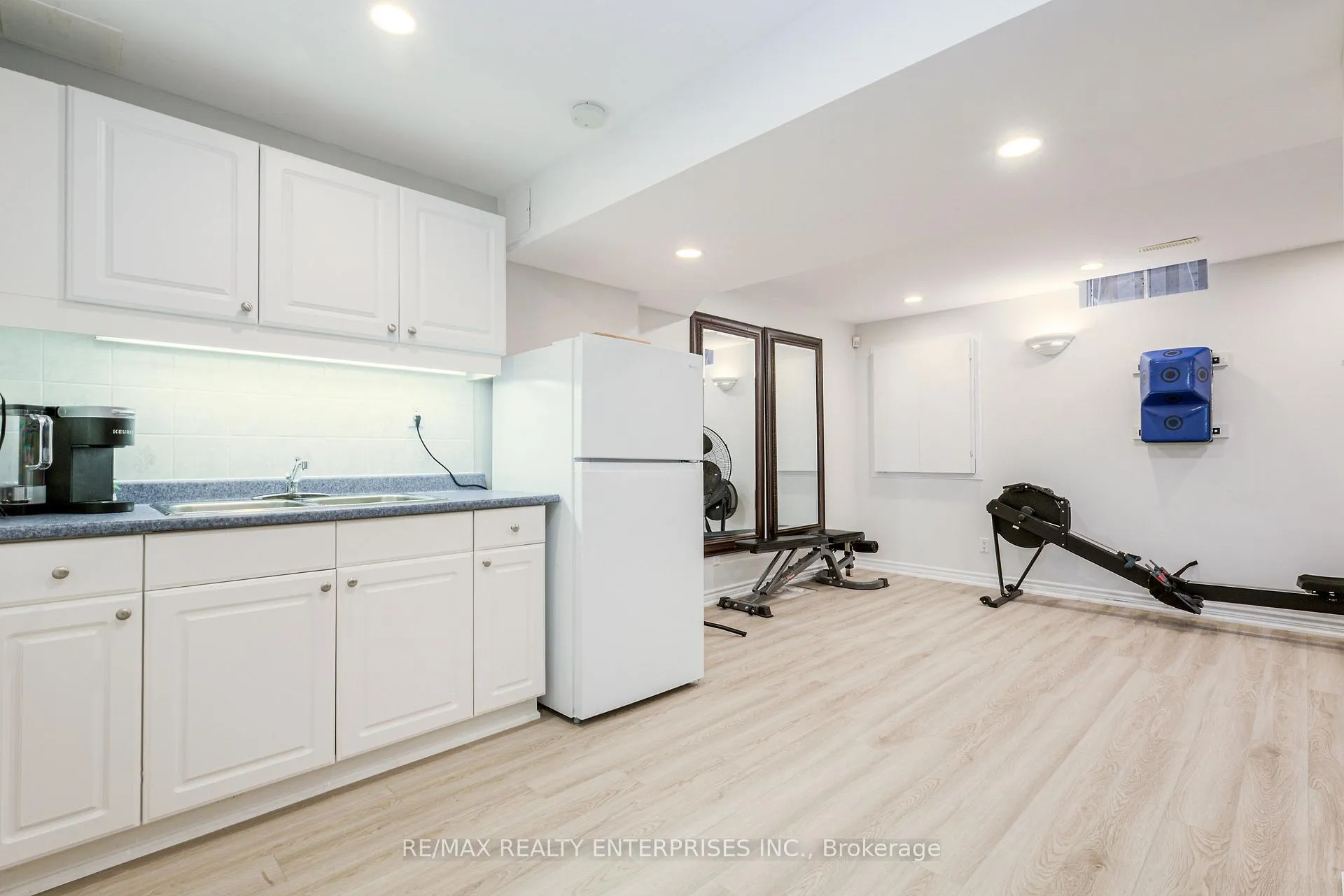 Photo 27 of 1387 Chedboro Crescent, Oakville, Clearview — HOMEH