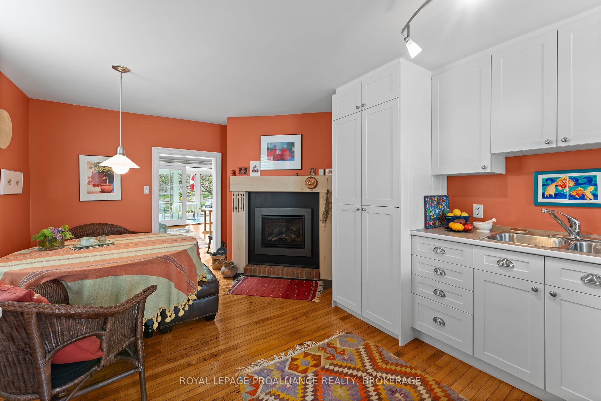 Photo 11 of 413 Regent Street, Kingston, Kingston East (Incl Barret Crt) — HOMEH