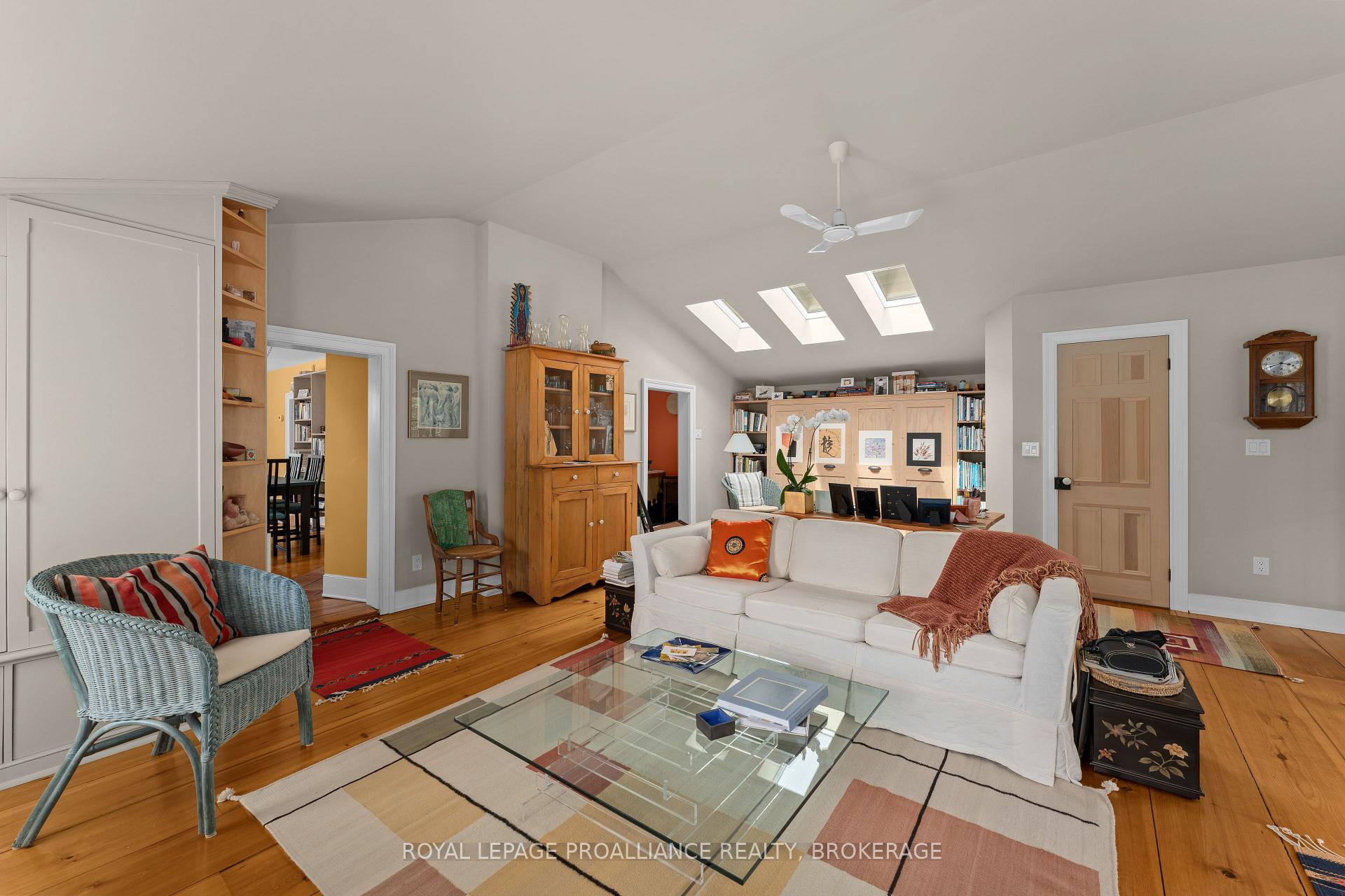 Photo 15 of 413 Regent Street, Kingston, Kingston East (Incl Barret Crt) — HOMEH