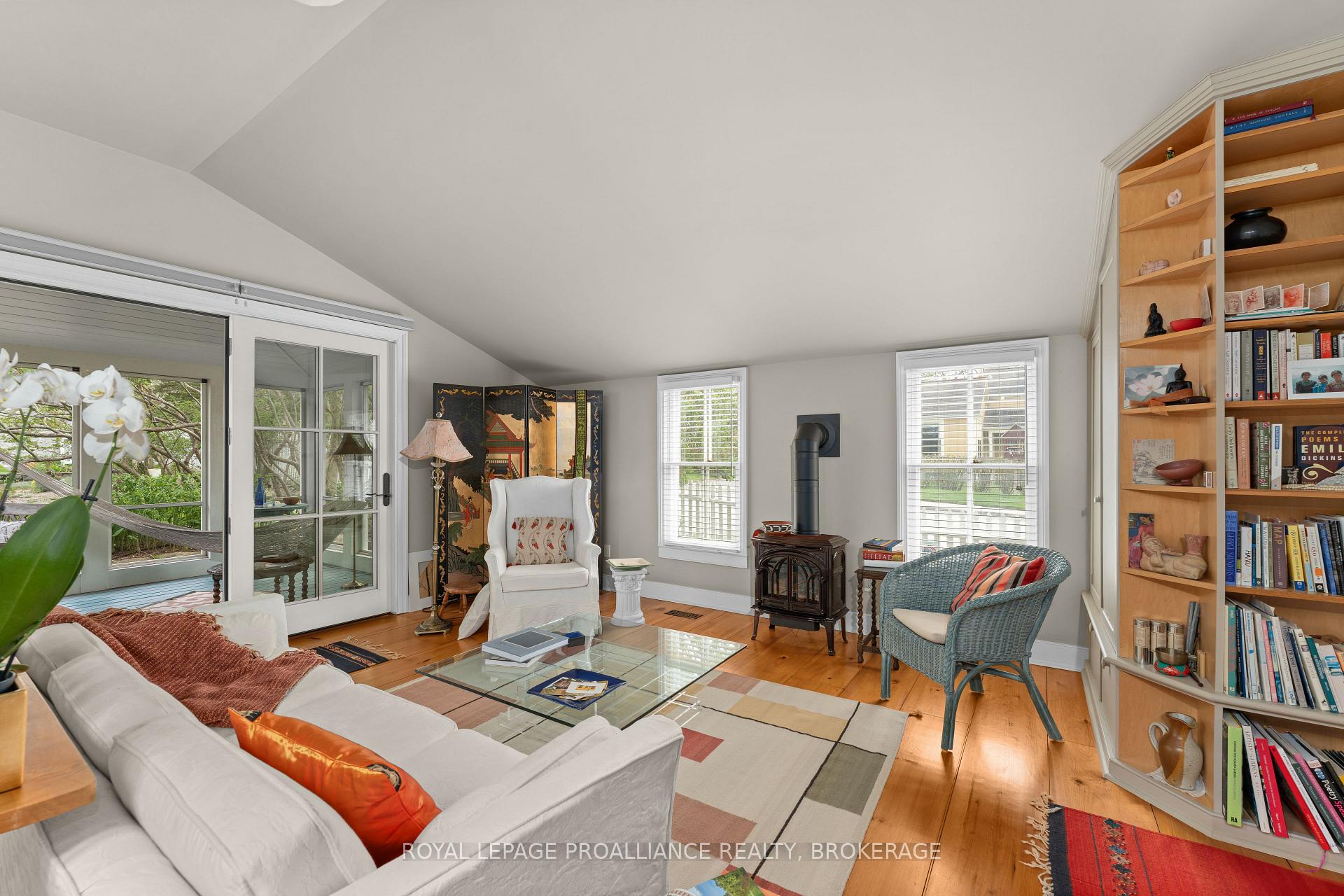 Photo 18 of 413 Regent Street, Kingston, Kingston East (Incl Barret Crt) — HOMEH