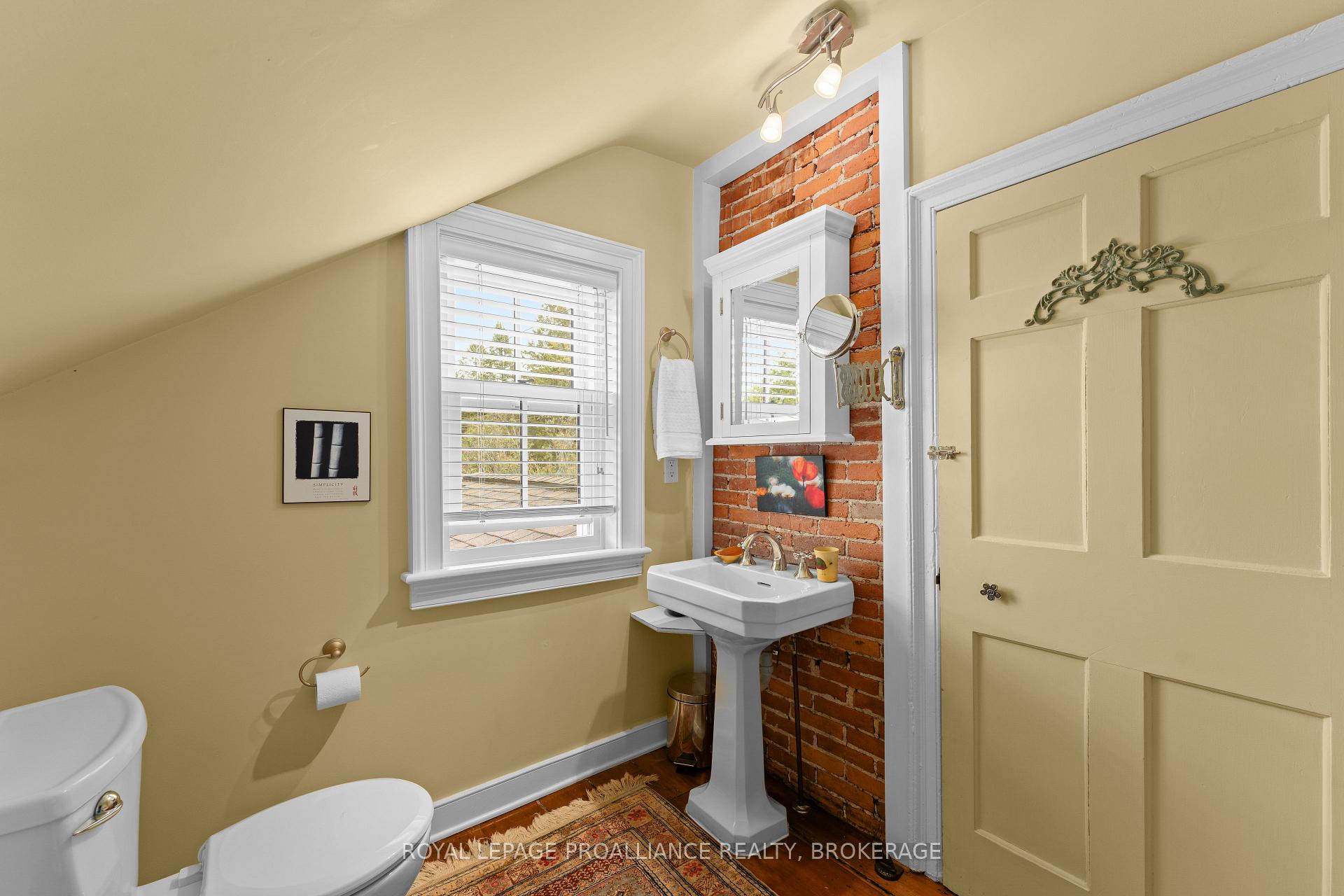 Photo 33 of 413 Regent Street, Kingston, Kingston East (Incl Barret Crt) — HOMEH