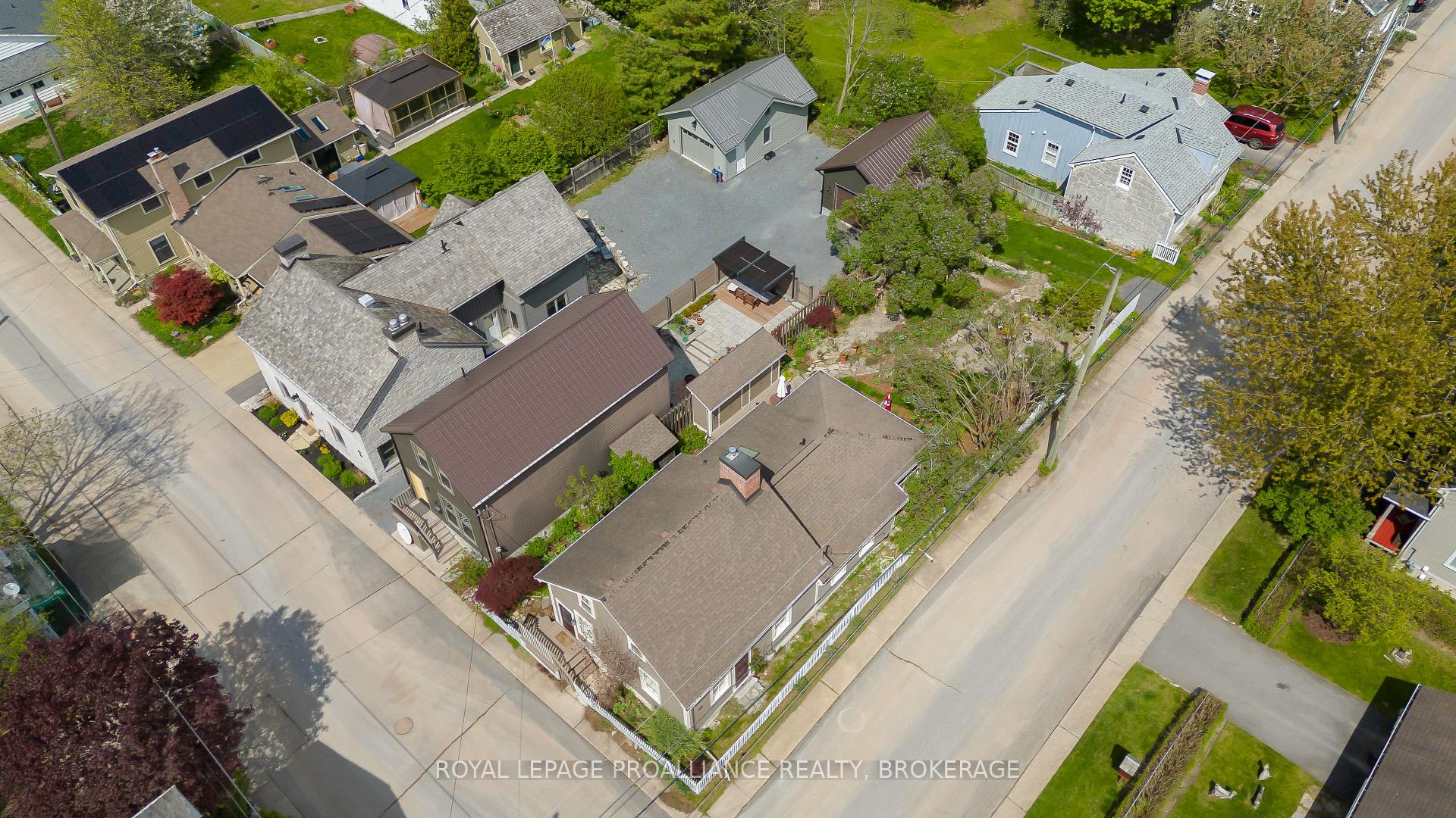 Photo 42 of 413 Regent Street, Kingston, Kingston East (Incl Barret Crt) — HOMEH