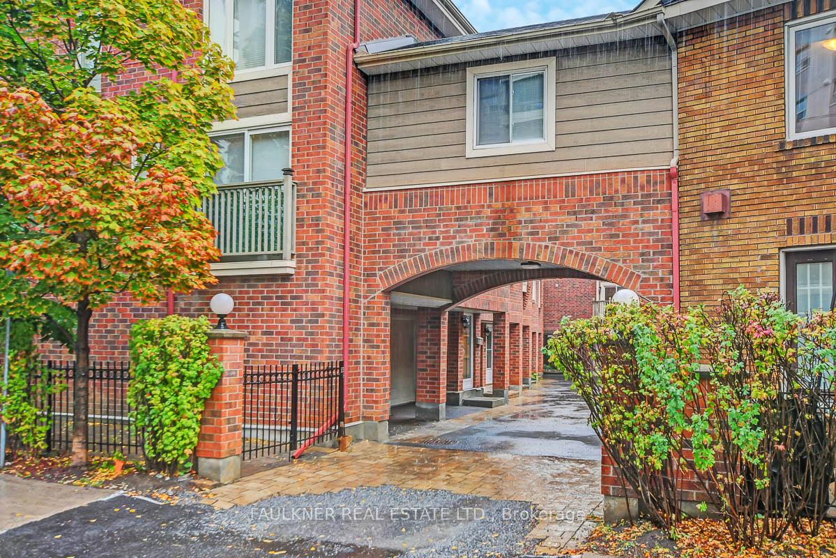 Photo 1 of 4 Cornerstone Private, Ottawa, Ottawa Centre/Golden Triangle — HOMEH