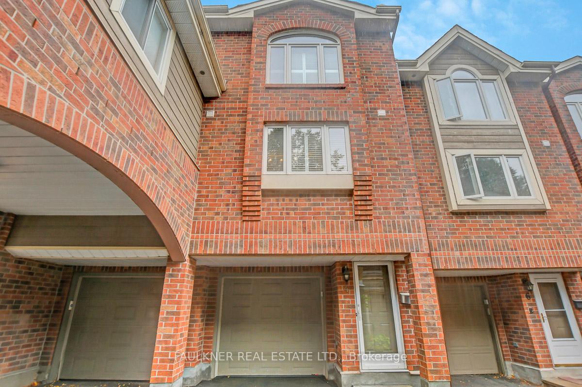 Photo 2 of 4 Cornerstone Private, Ottawa, Ottawa Centre/Golden Triangle — HOMEH