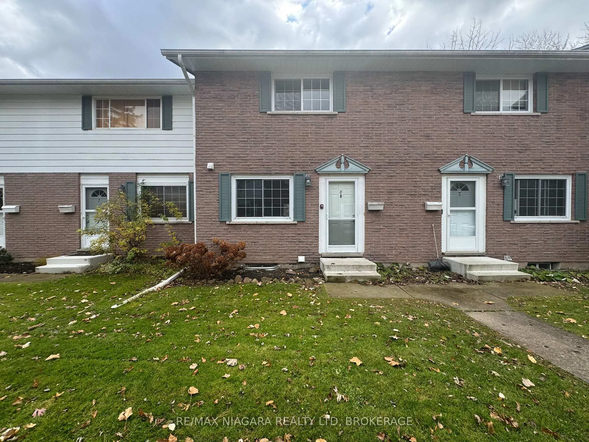 Photo 2 of Unit 8, 5852 Frontenac Street, Niagara Falls, Arad/Fallsview — HOMEH