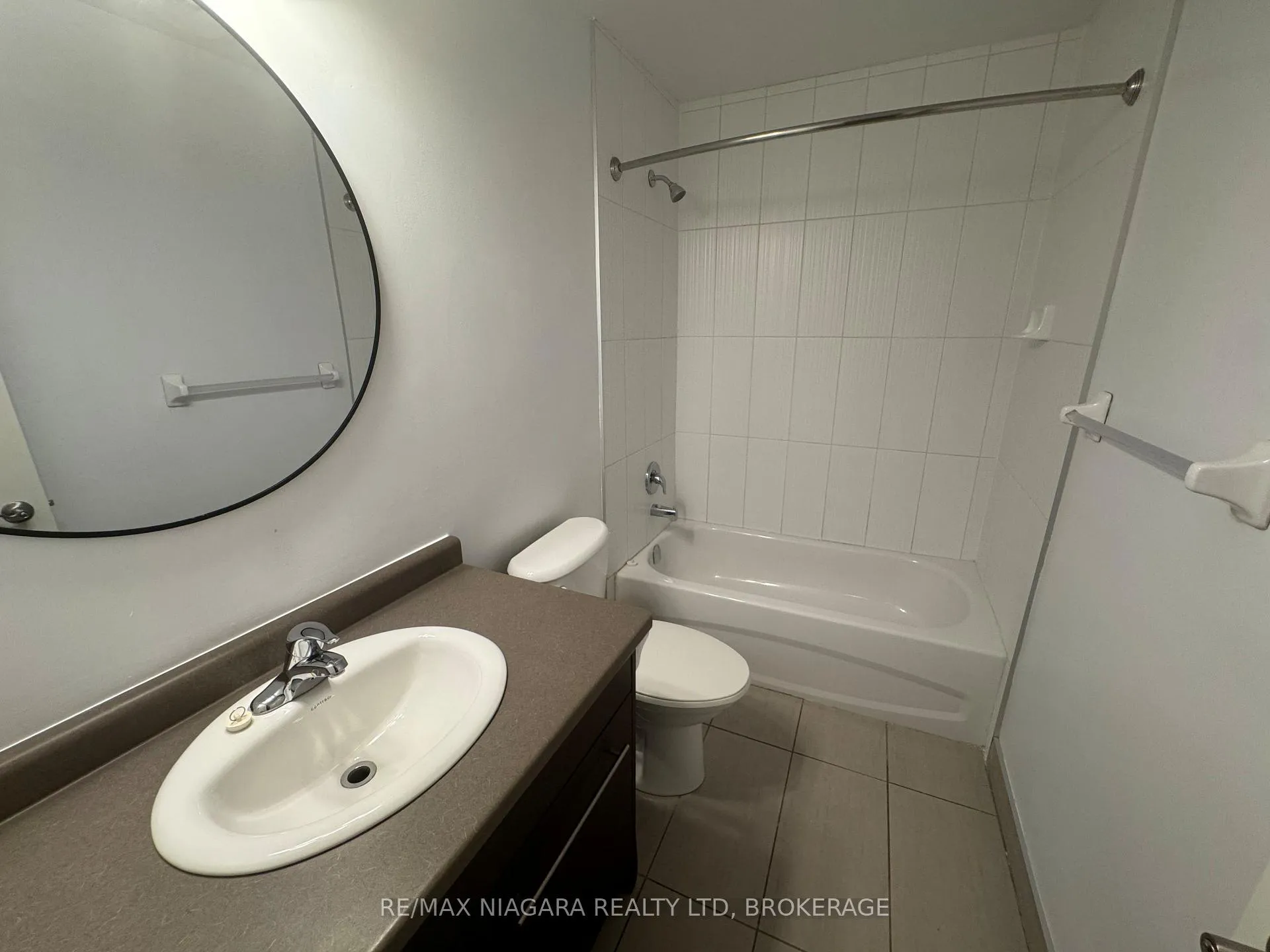 Photo 9 of Unit 8, 5852 Frontenac Street, Niagara Falls, Arad/Fallsview — HOMEH