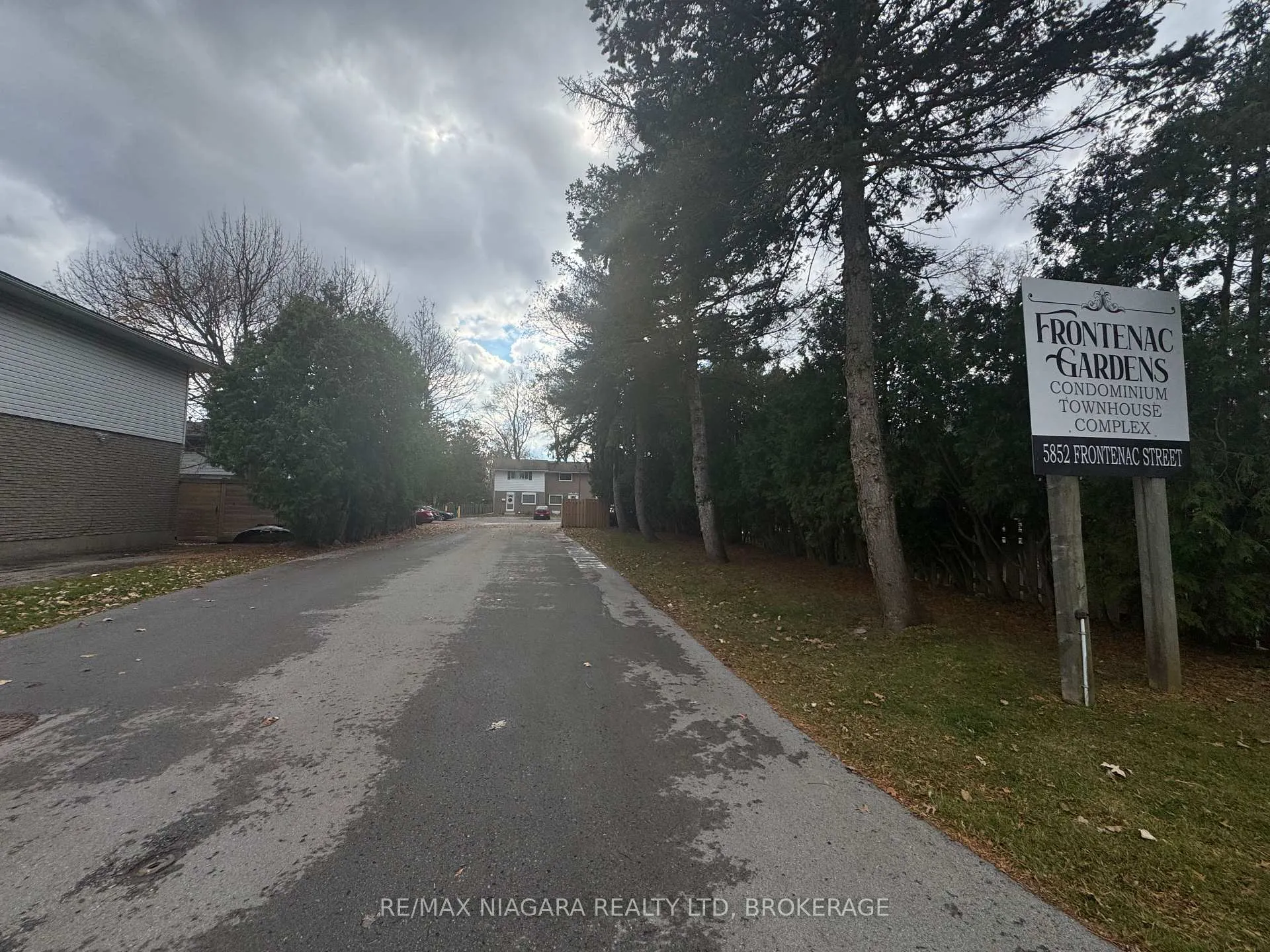 Photo 18 of Unit 8, 5852 Frontenac Street, Niagara Falls, Arad/Fallsview — HOMEH