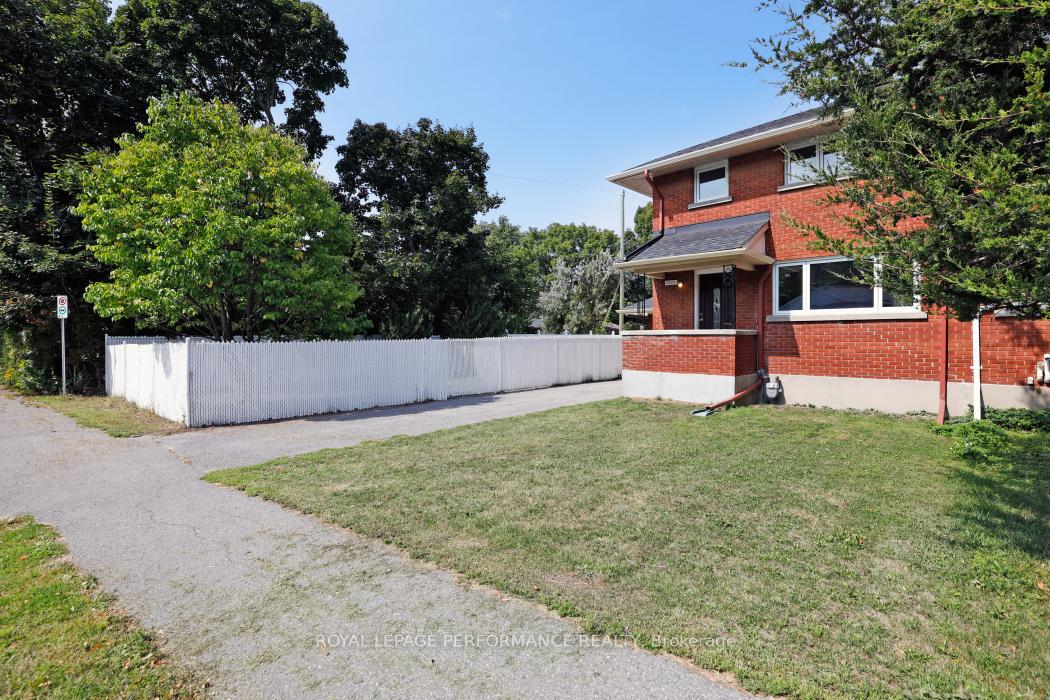 Photo 3 of 2265 Iris Street, Ottawa, Kenson Park — HOMEH