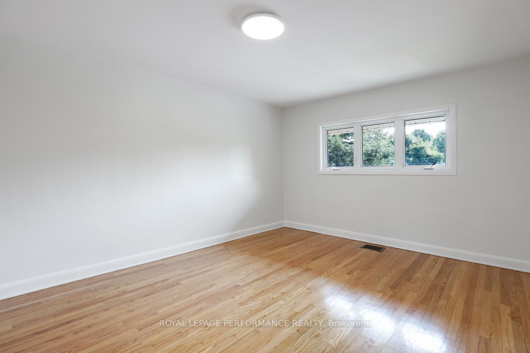 Photo 18 of 2265 Iris Street, Ottawa, Kenson Park — HOMEH