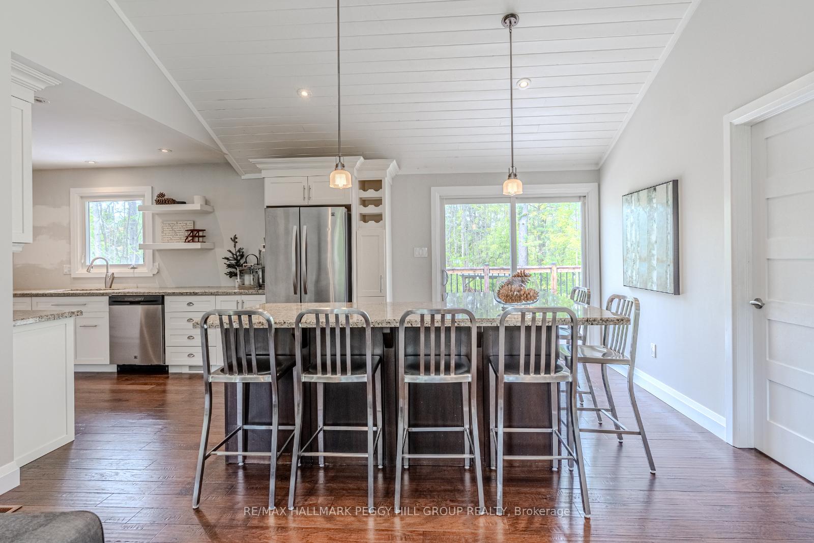 Photo 3 of 61 Grandview Crescent, Oro-Medonte, Rural Oro-Medonte — HOMEH
