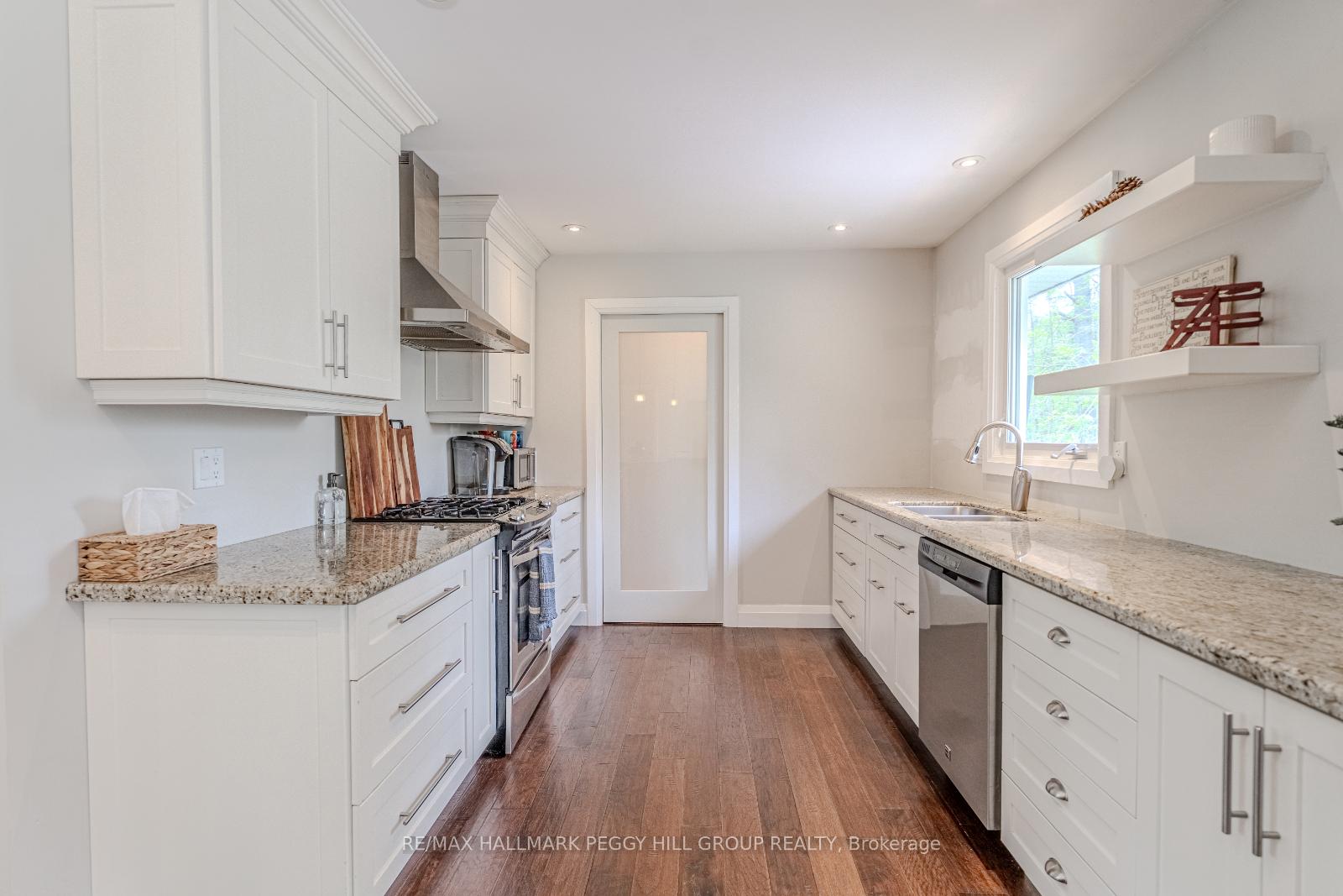 Photo 5 of 61 Grandview Crescent, Oro-Medonte, Rural Oro-Medonte — HOMEH