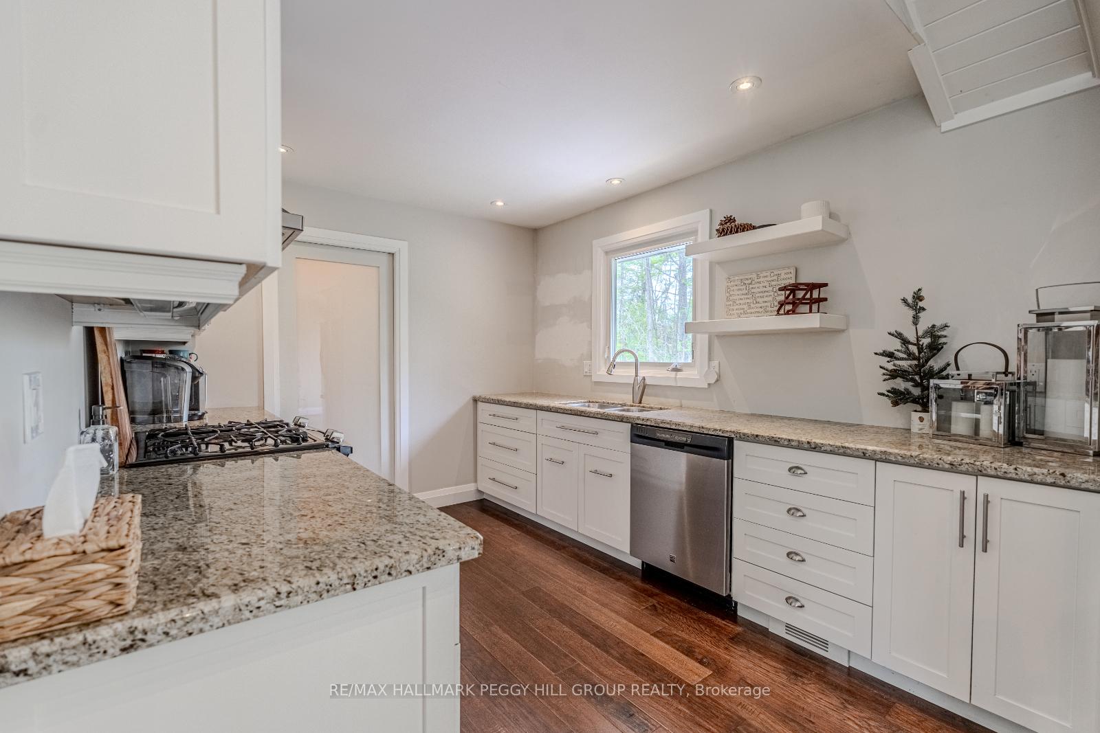 Photo 6 of 61 Grandview Crescent, Oro-Medonte, Rural Oro-Medonte — HOMEH