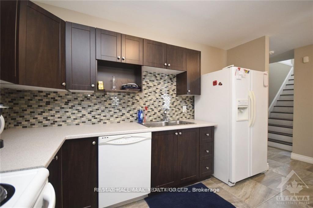 Photo 3 of Unit A, 178 Donald Street, Ottawa, Overbrook/Castle Heights — HOMEH